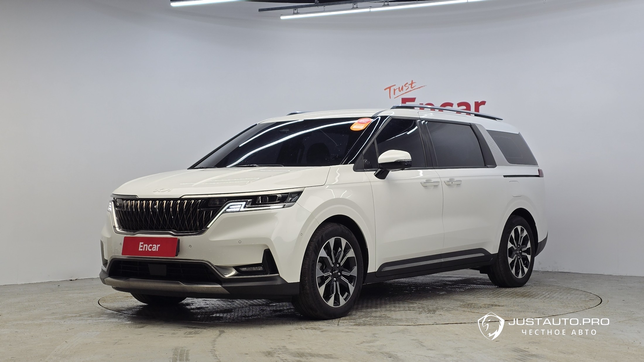 Автомобиль Kia Canival