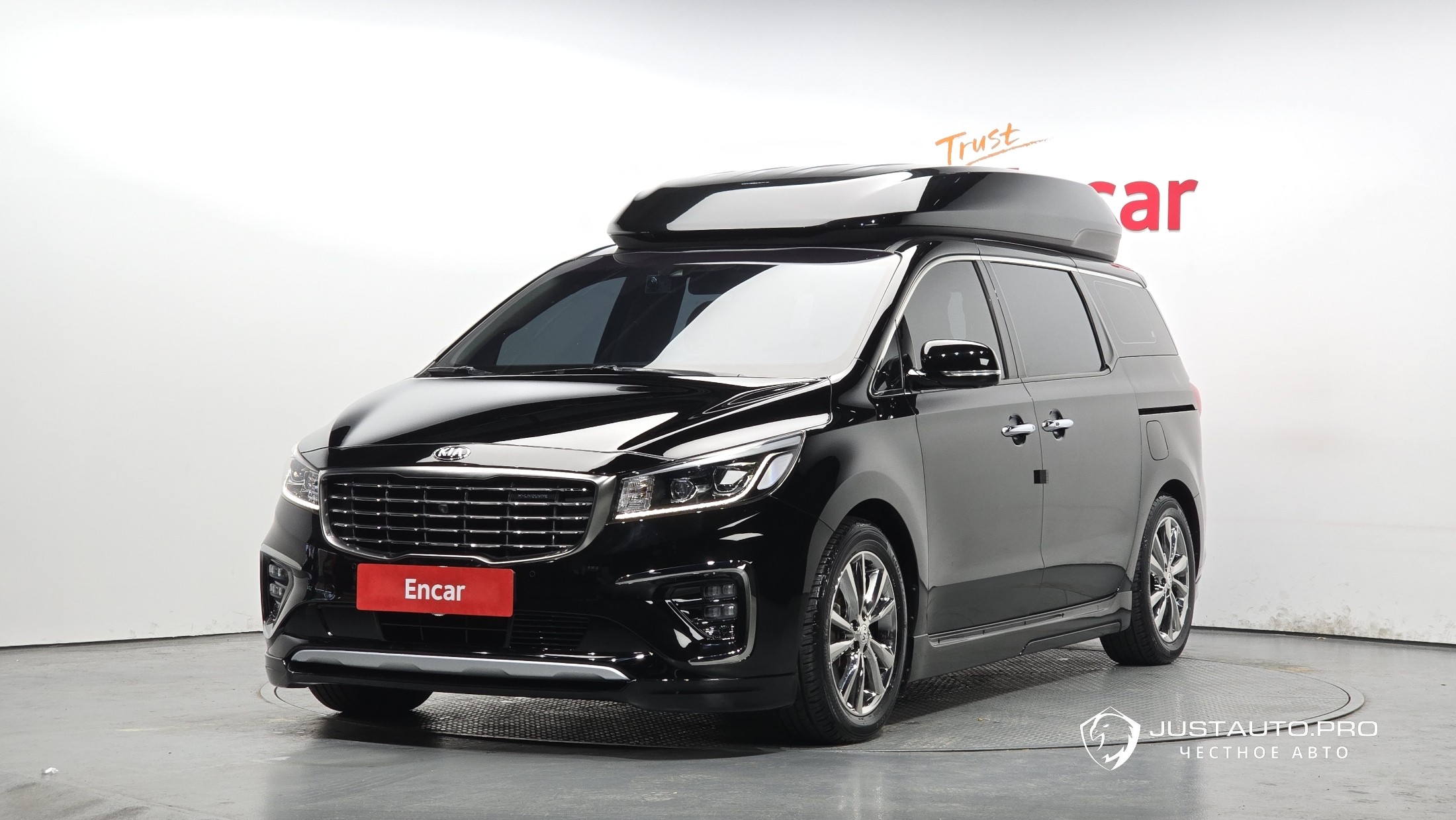 Автомобиль Kia Canival
