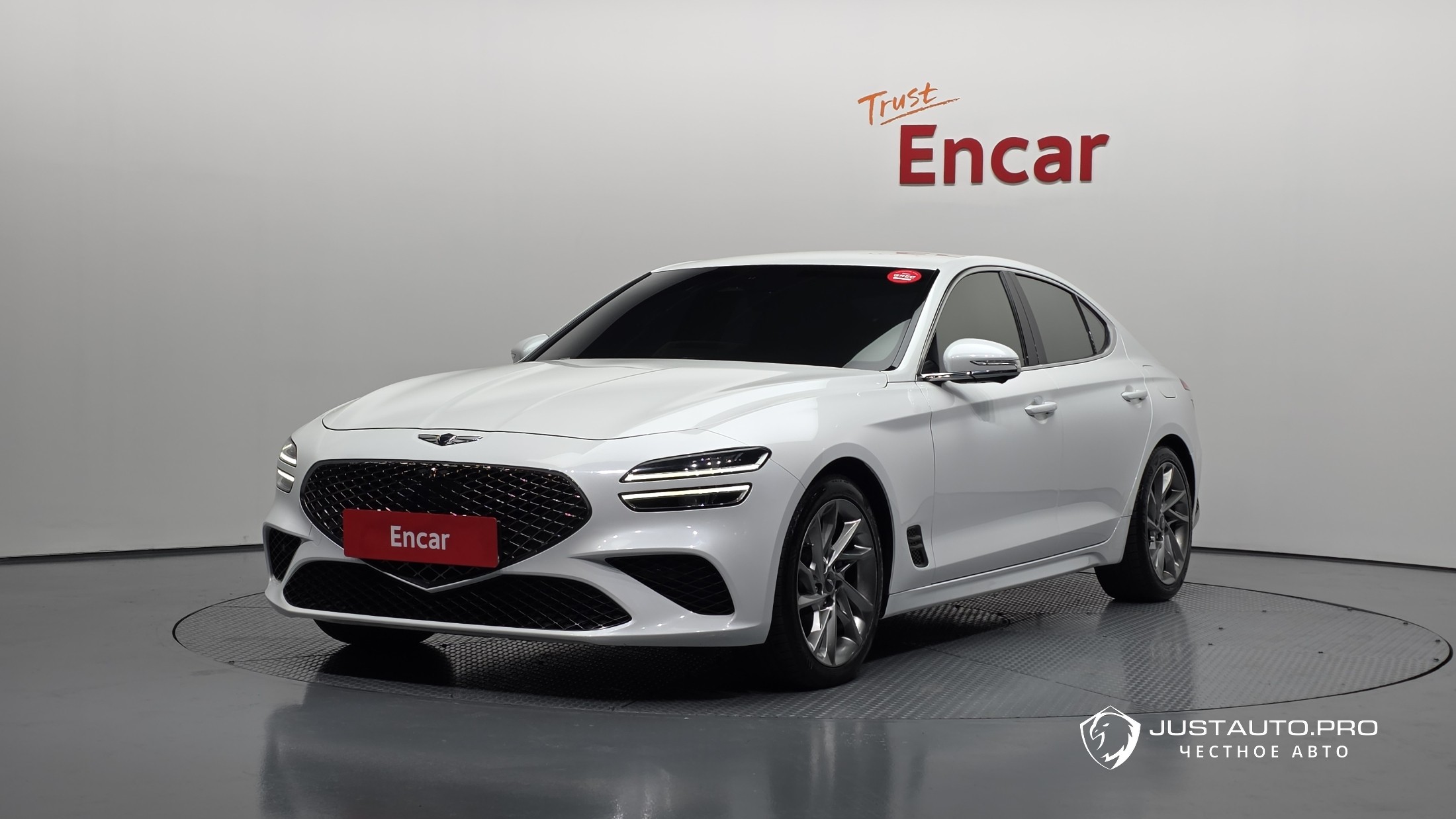 Автомобиль Genesis G70