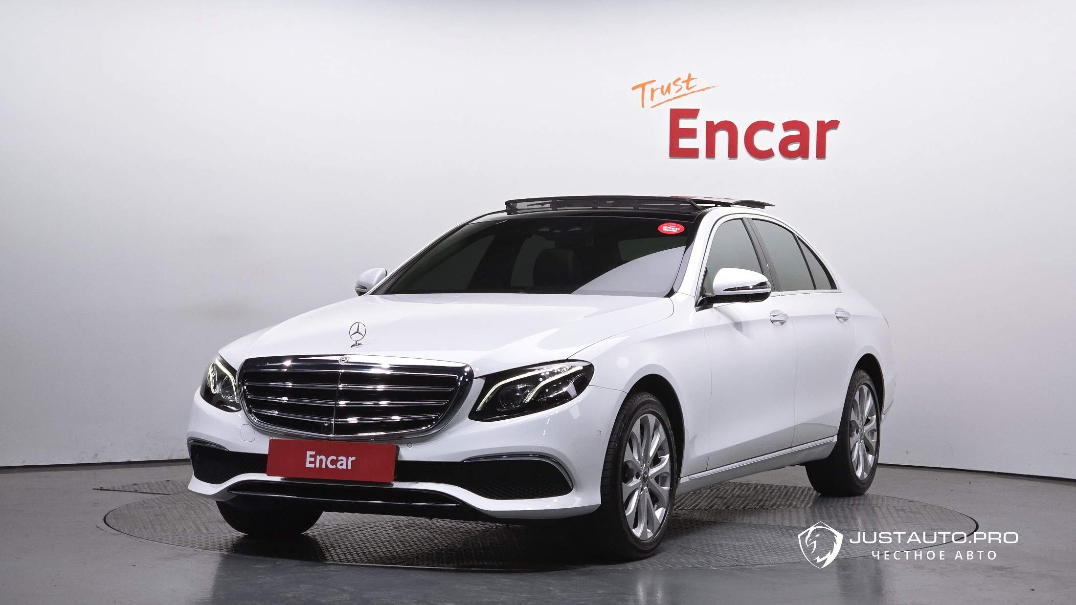 Автомобиль Mercedes-Benz E-Class