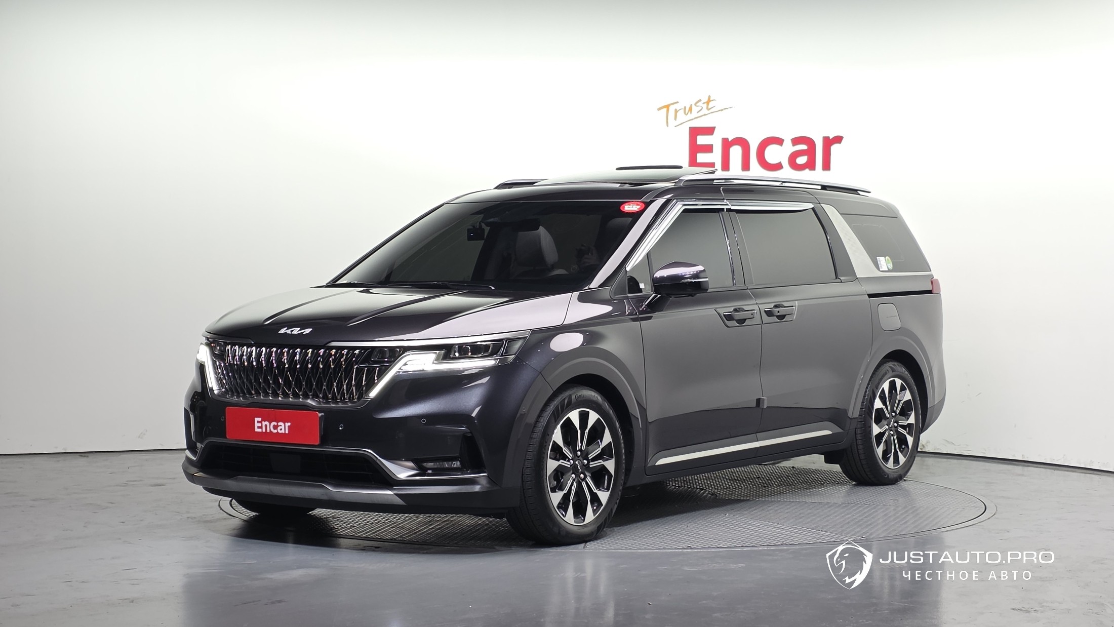 Автомобиль Kia Canival