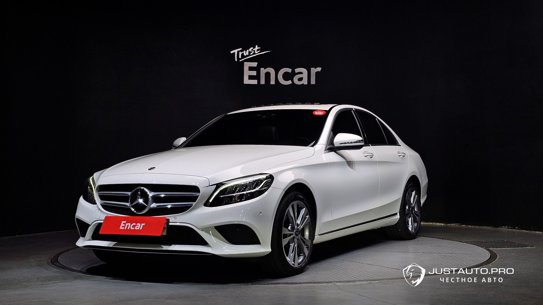 Автомобиль Mercedes-Benz C-Class