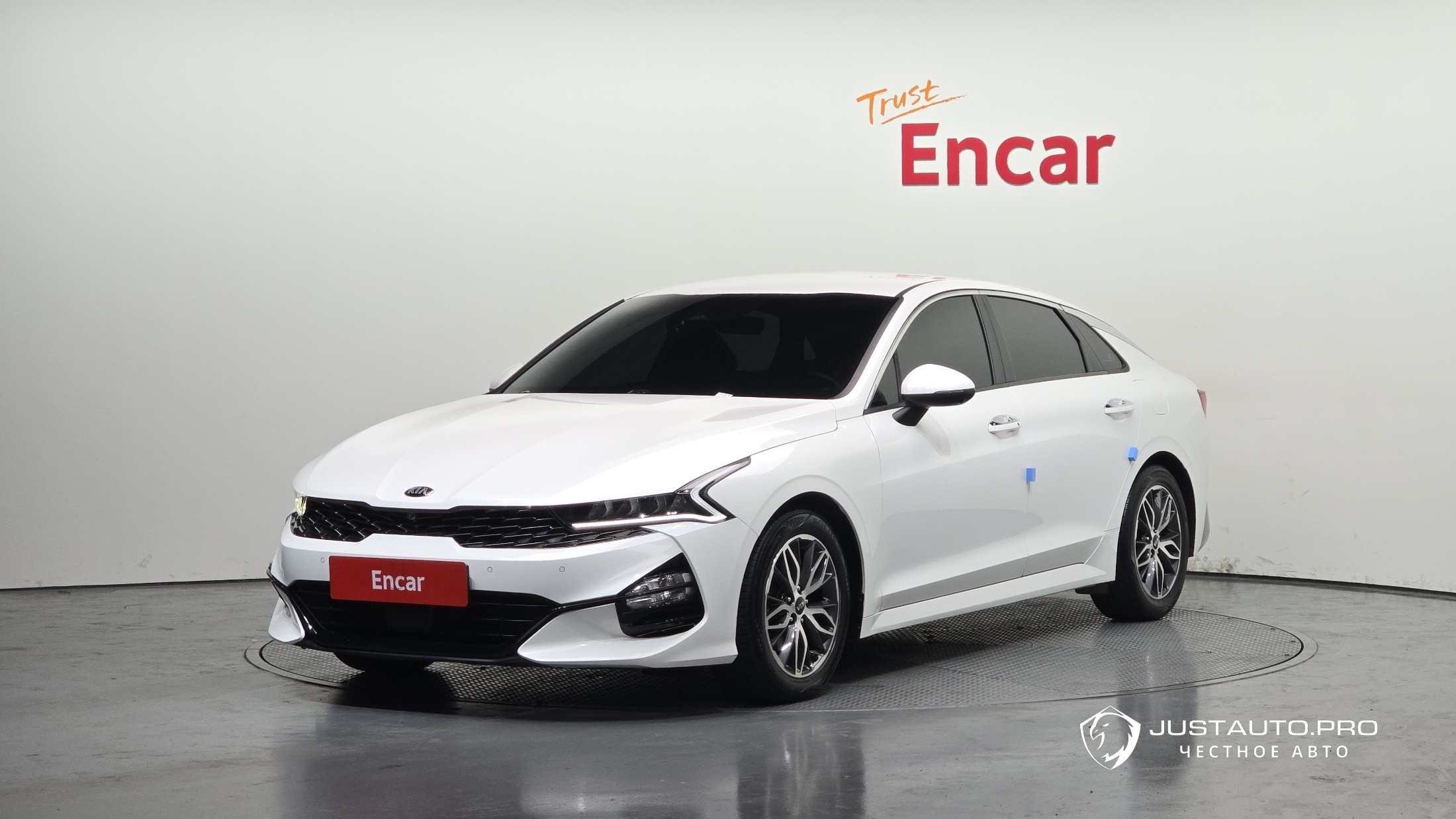 Автомобиль Kia K5