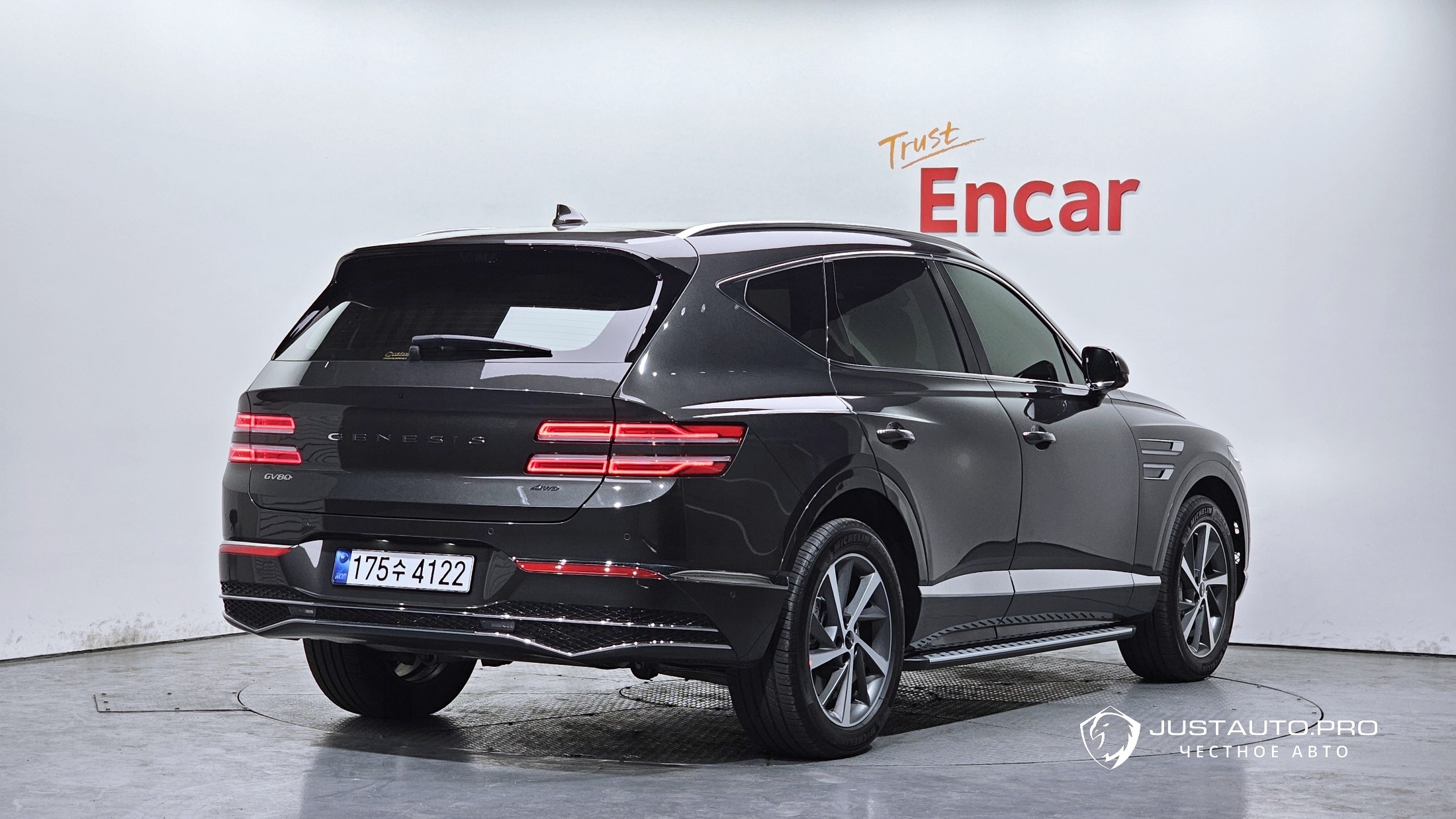 Автомобиль Genesis GV80