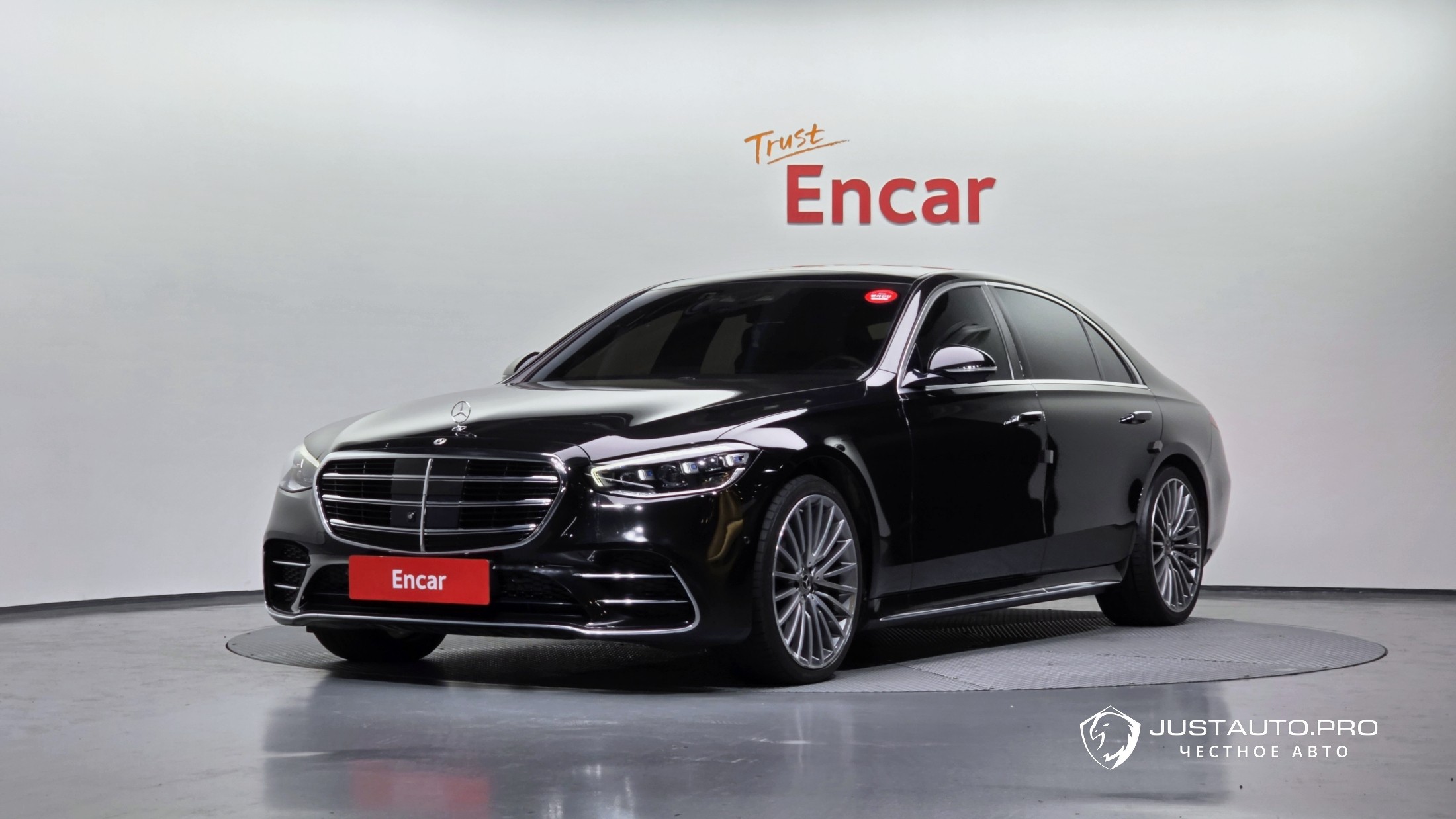 Автомобиль Mercedes-Benz S-Class