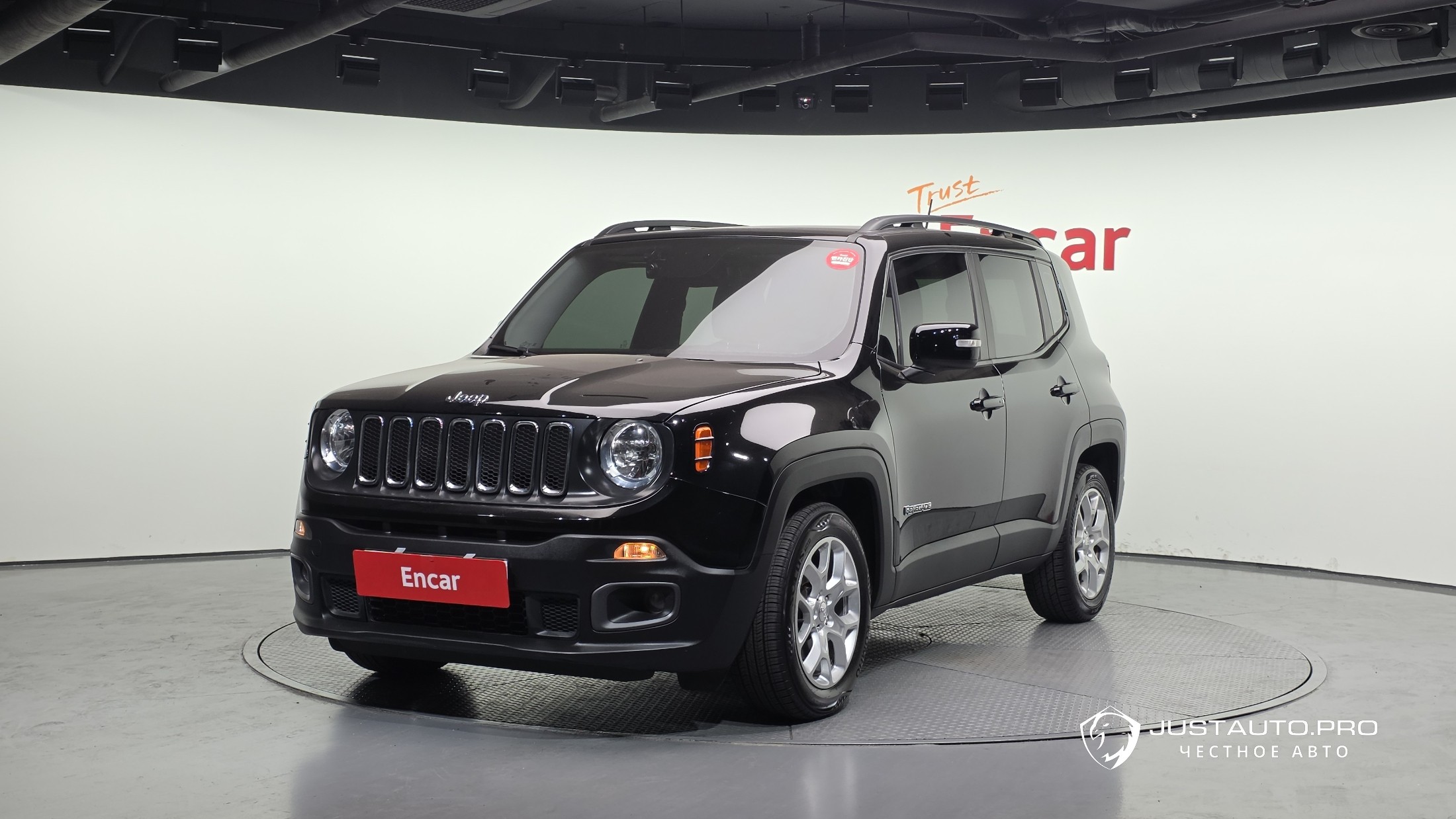 Автомобиль Jeep Renegade
