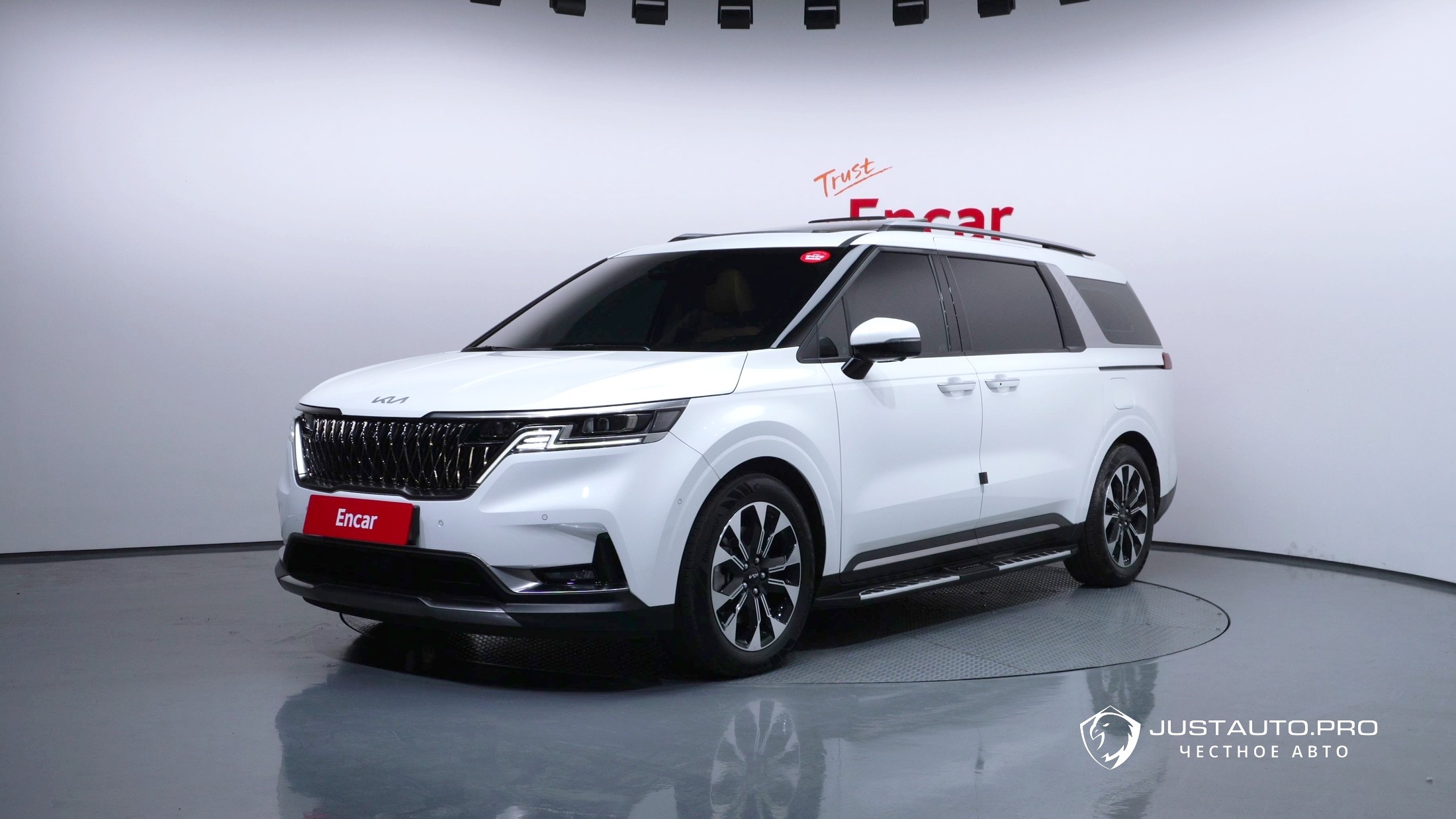 Автомобиль Kia Canival