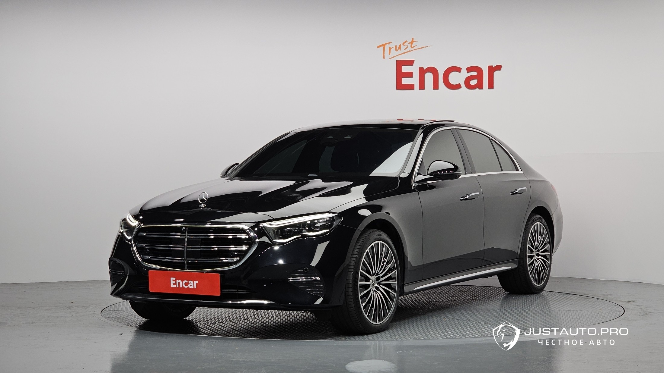 Автомобиль Mercedes-Benz E-Class