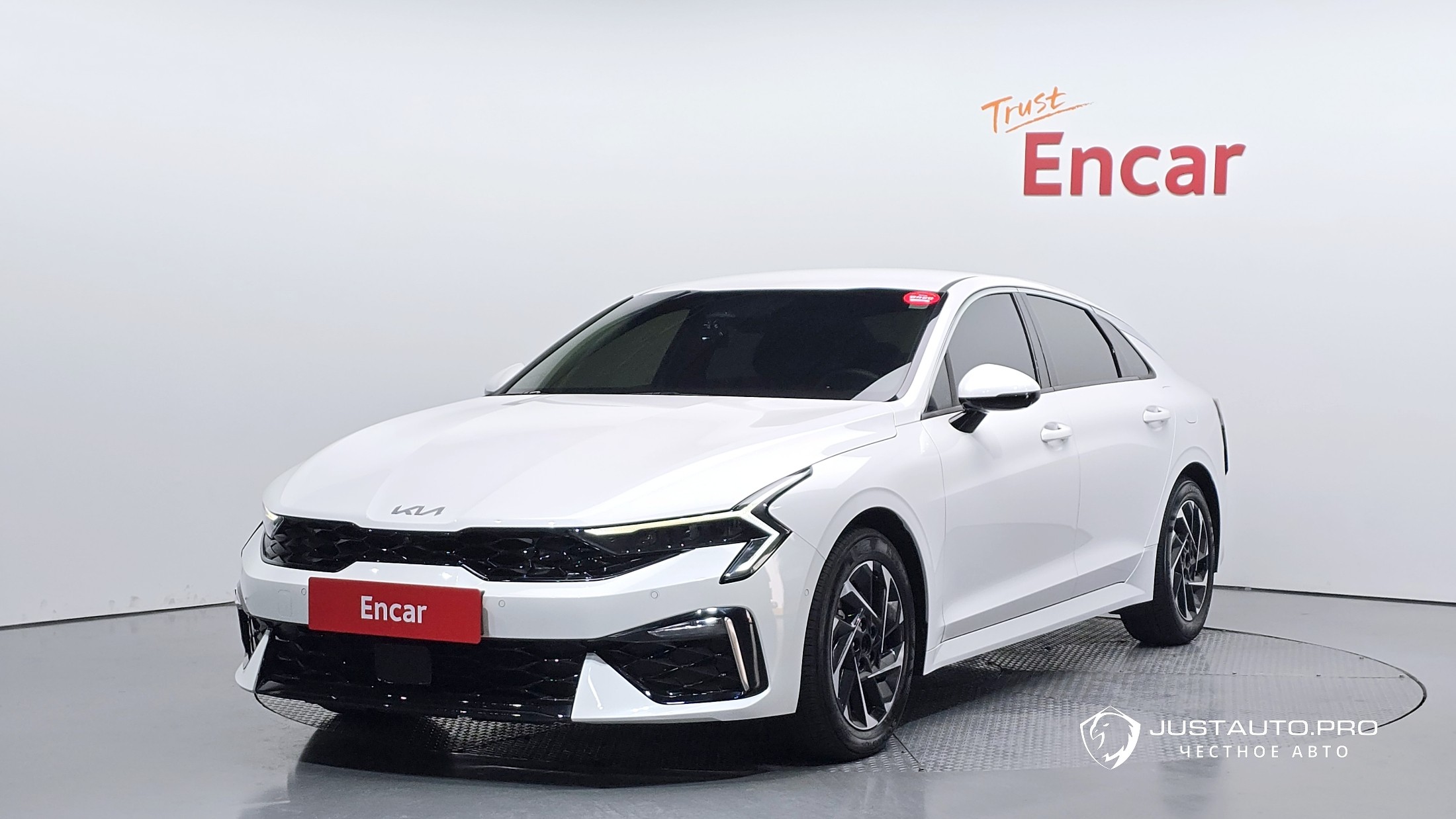 Автомобиль Kia K5