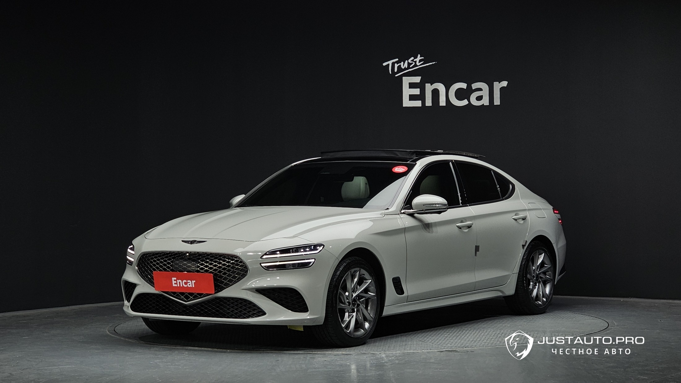 Автомобиль Genesis G70