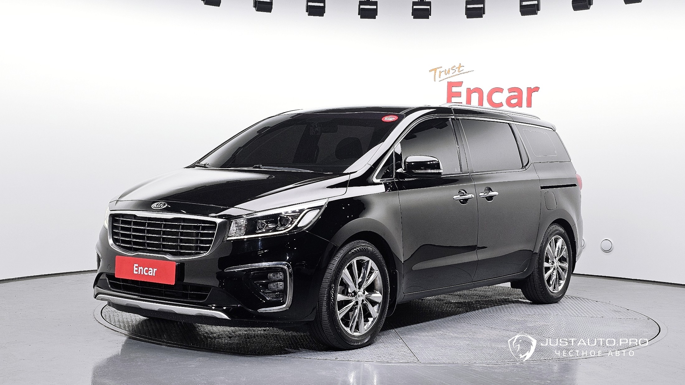 Автомобиль Kia Canival
