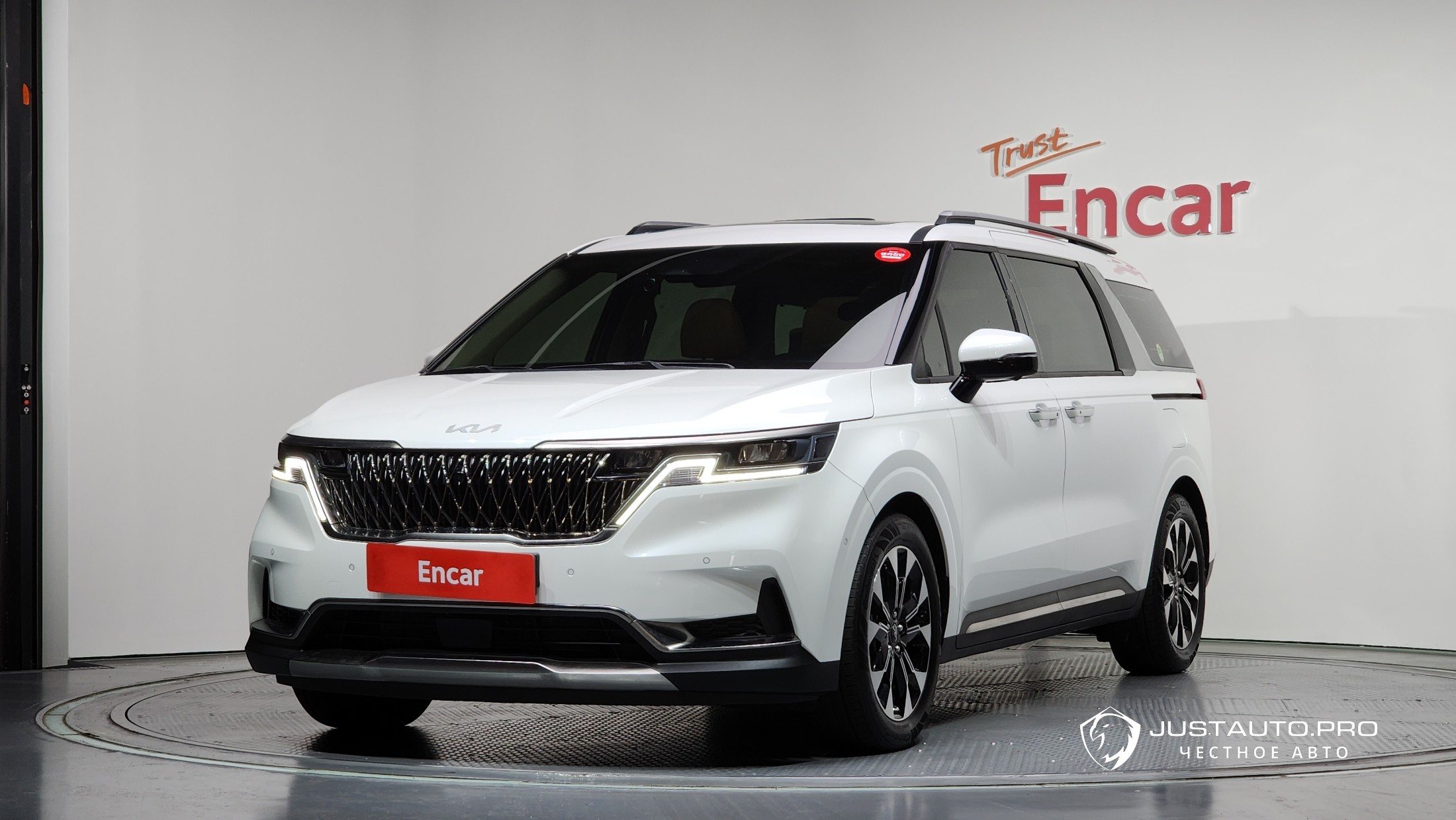 Автомобиль Kia Canival
