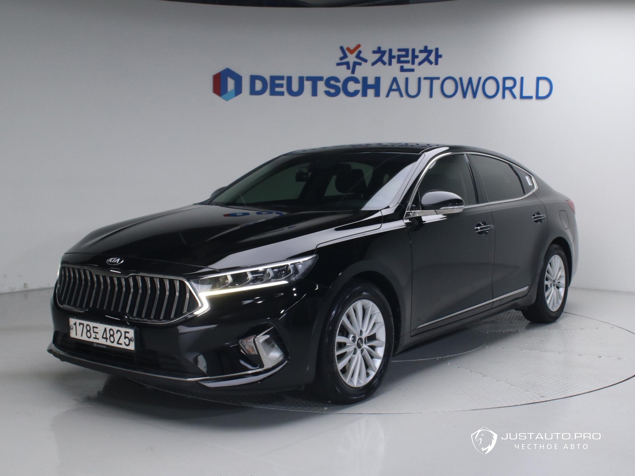 Автомобиль Kia K7