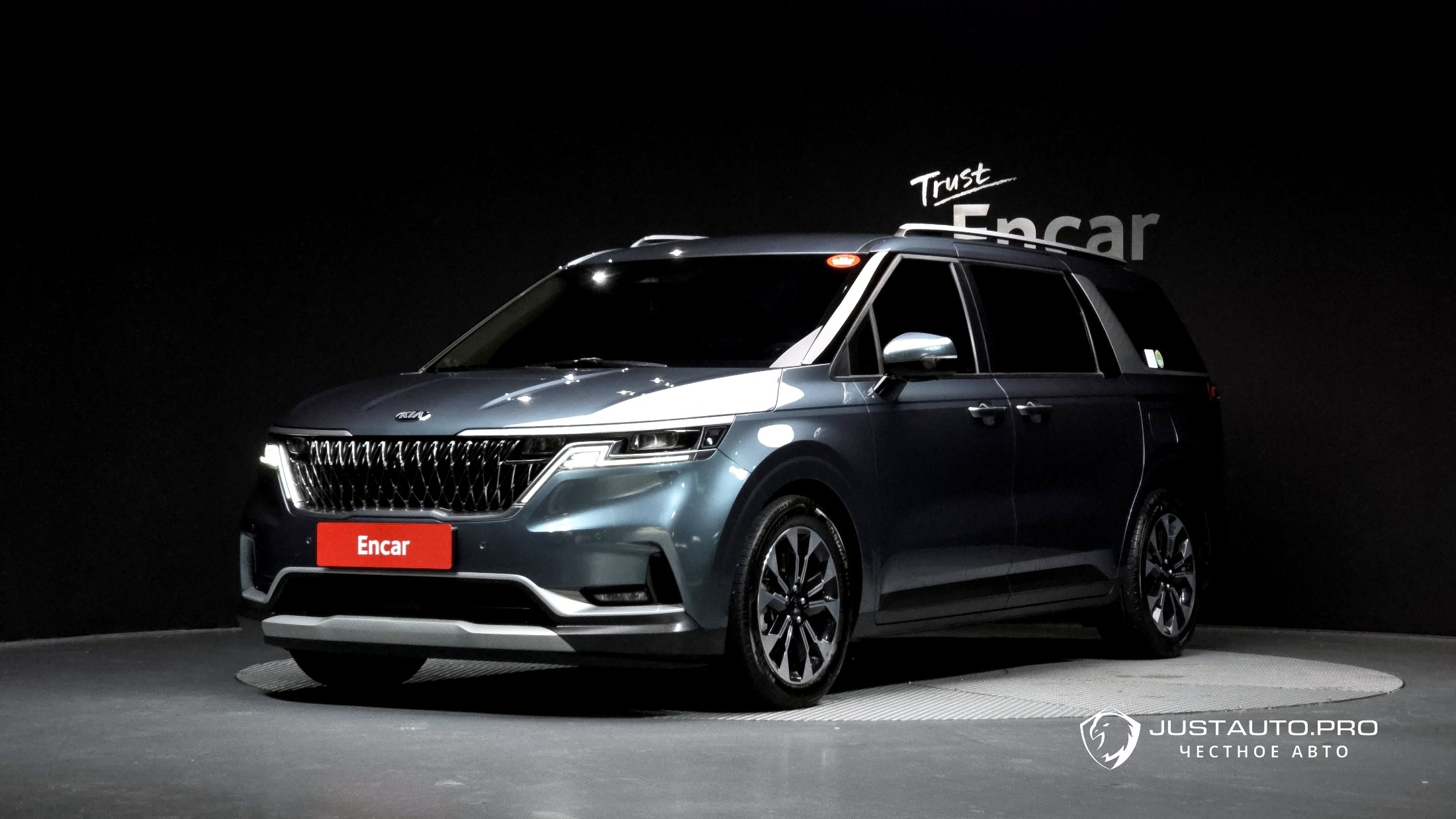 Автомобиль Kia Canival
