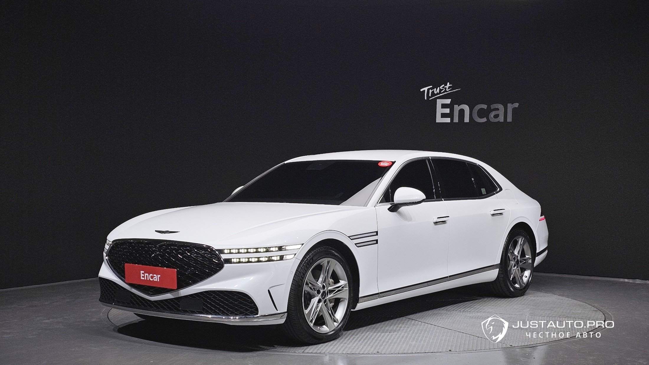 Автомобиль Genesis G90