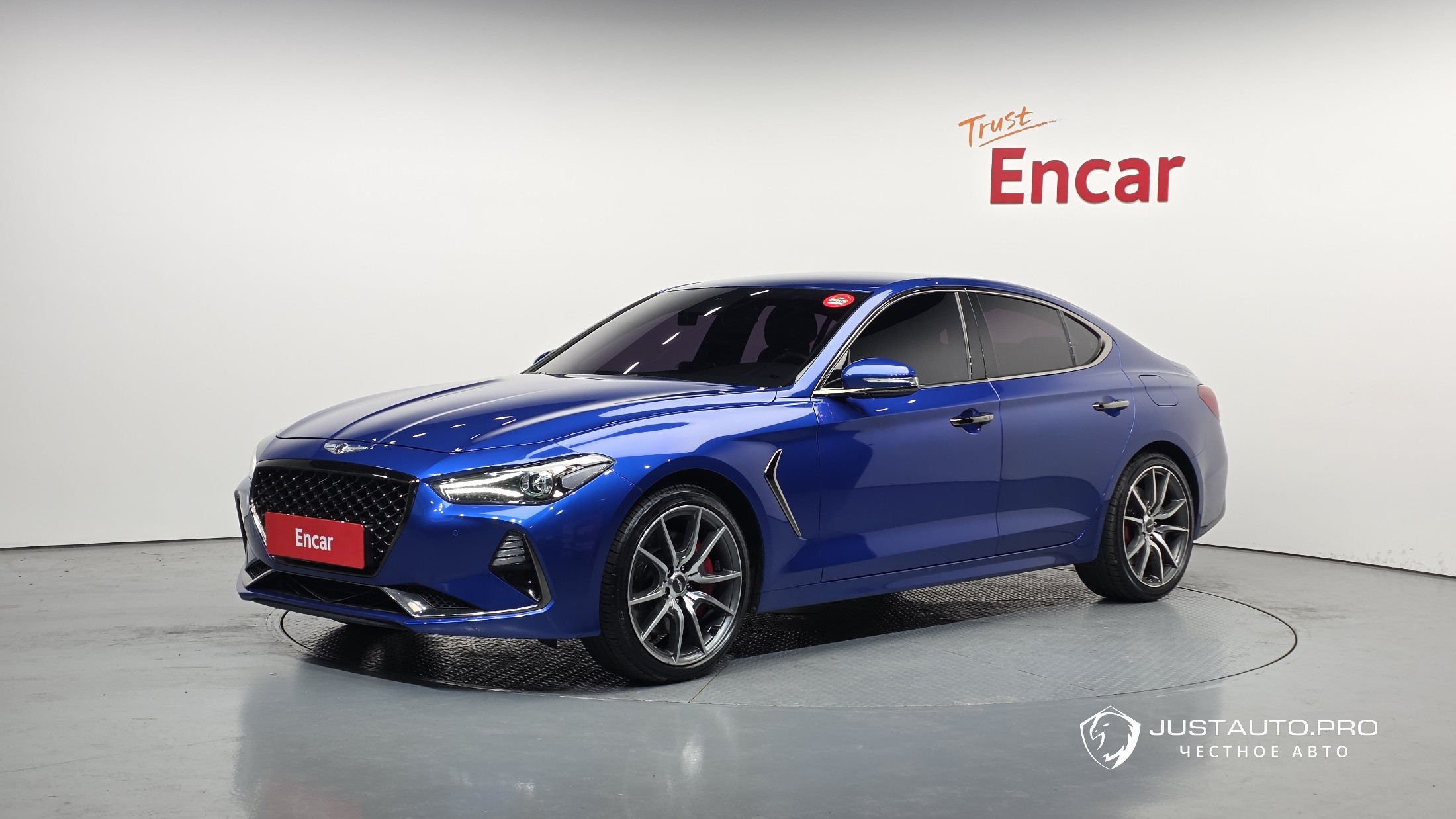 Автомобиль Genesis G70