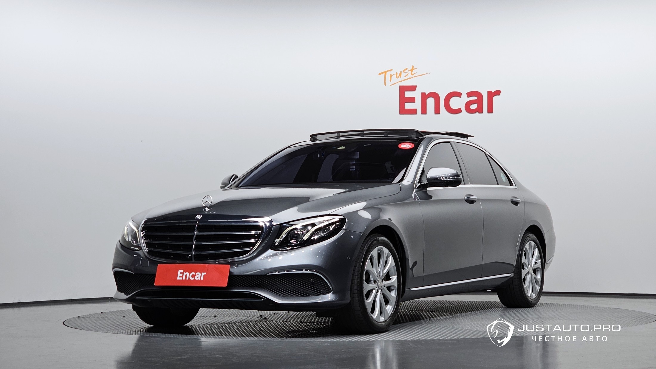 Автомобиль Mercedes-Benz E-Class