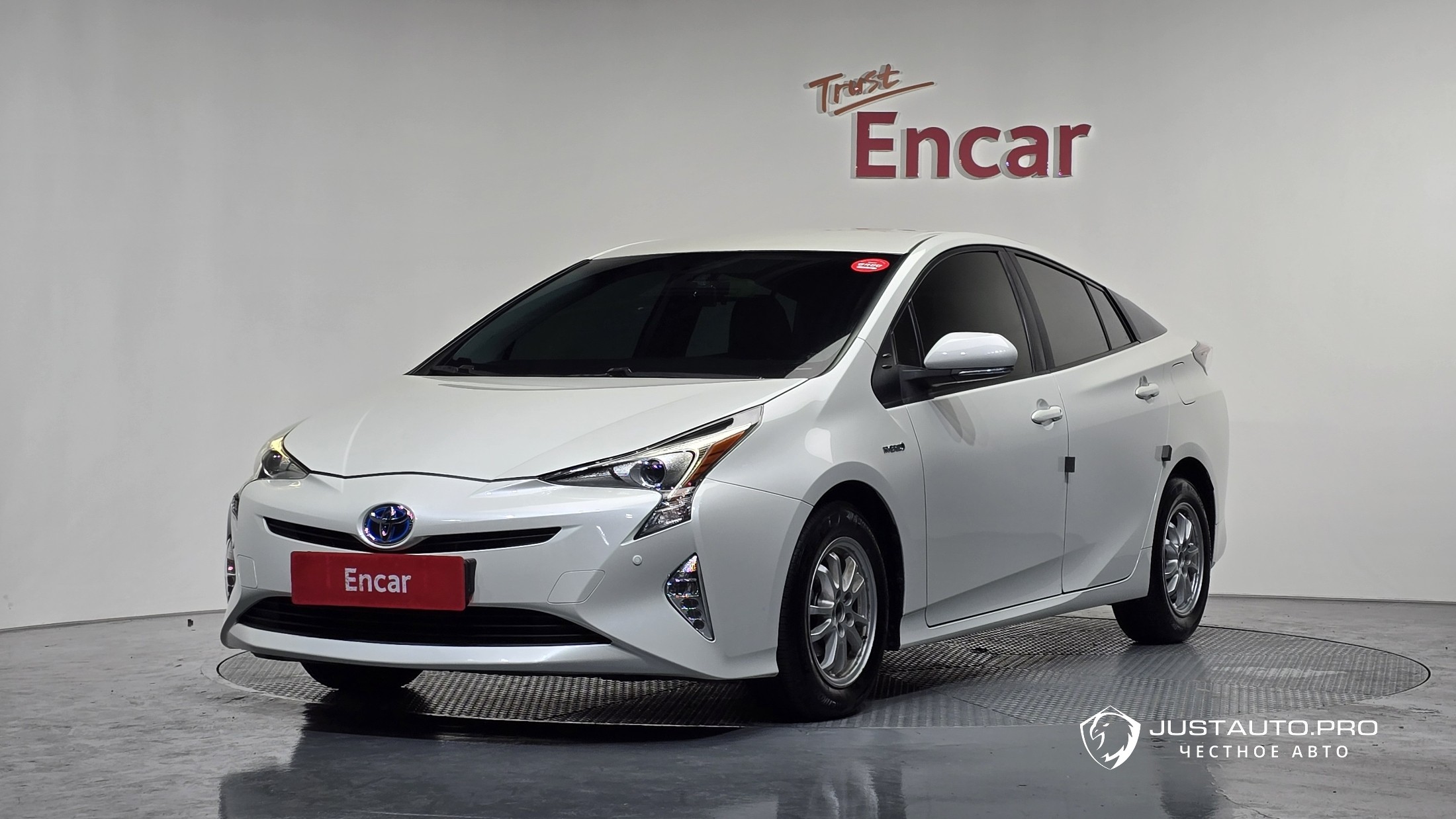 Автомобиль Toyota Prius