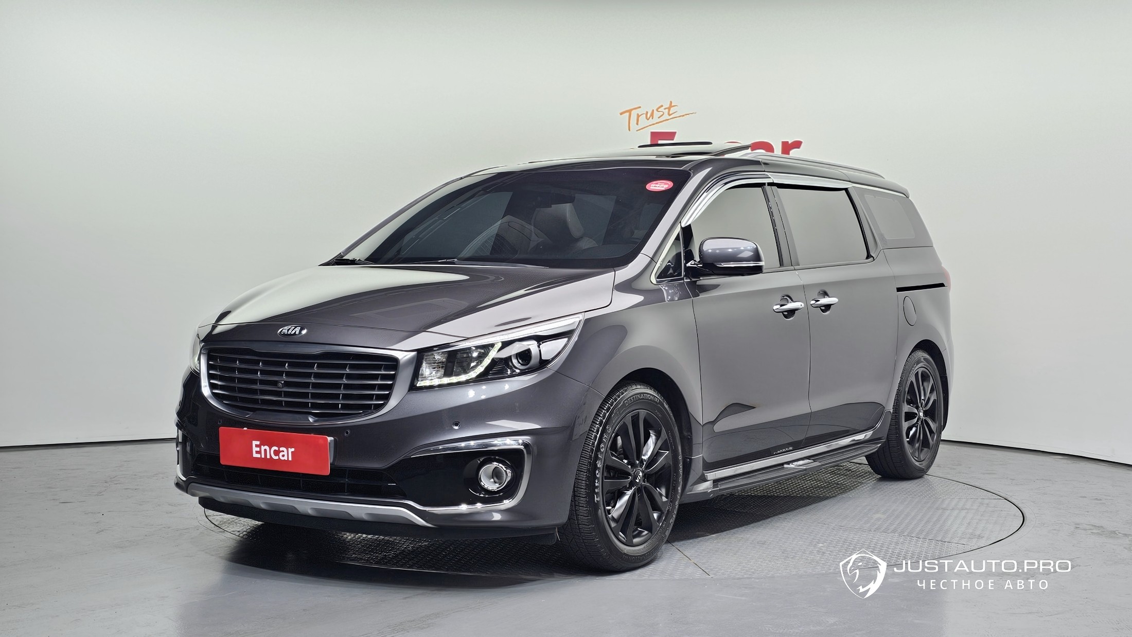Автомобиль Kia Canival