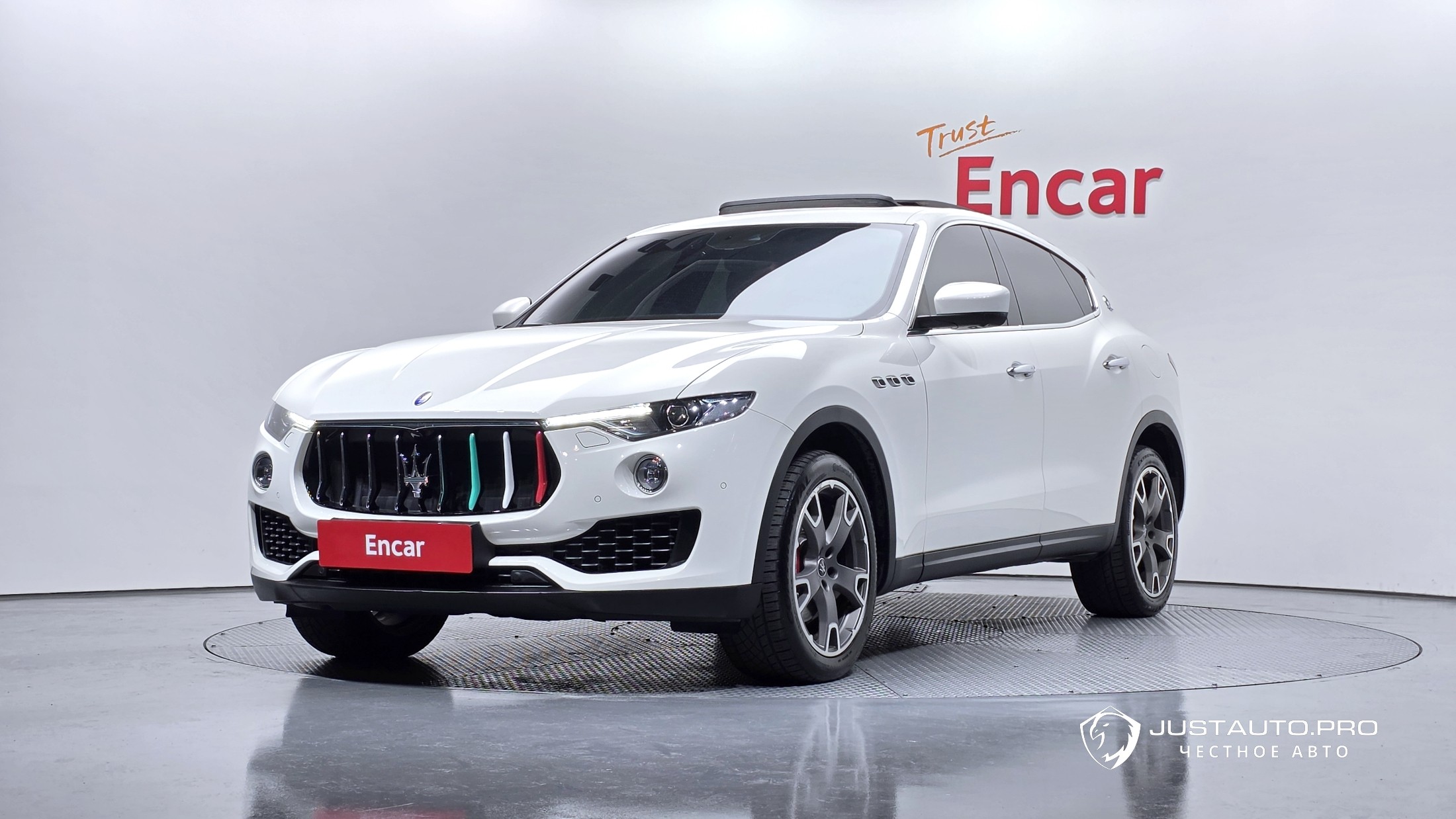 Автомобиль Maserati Levante