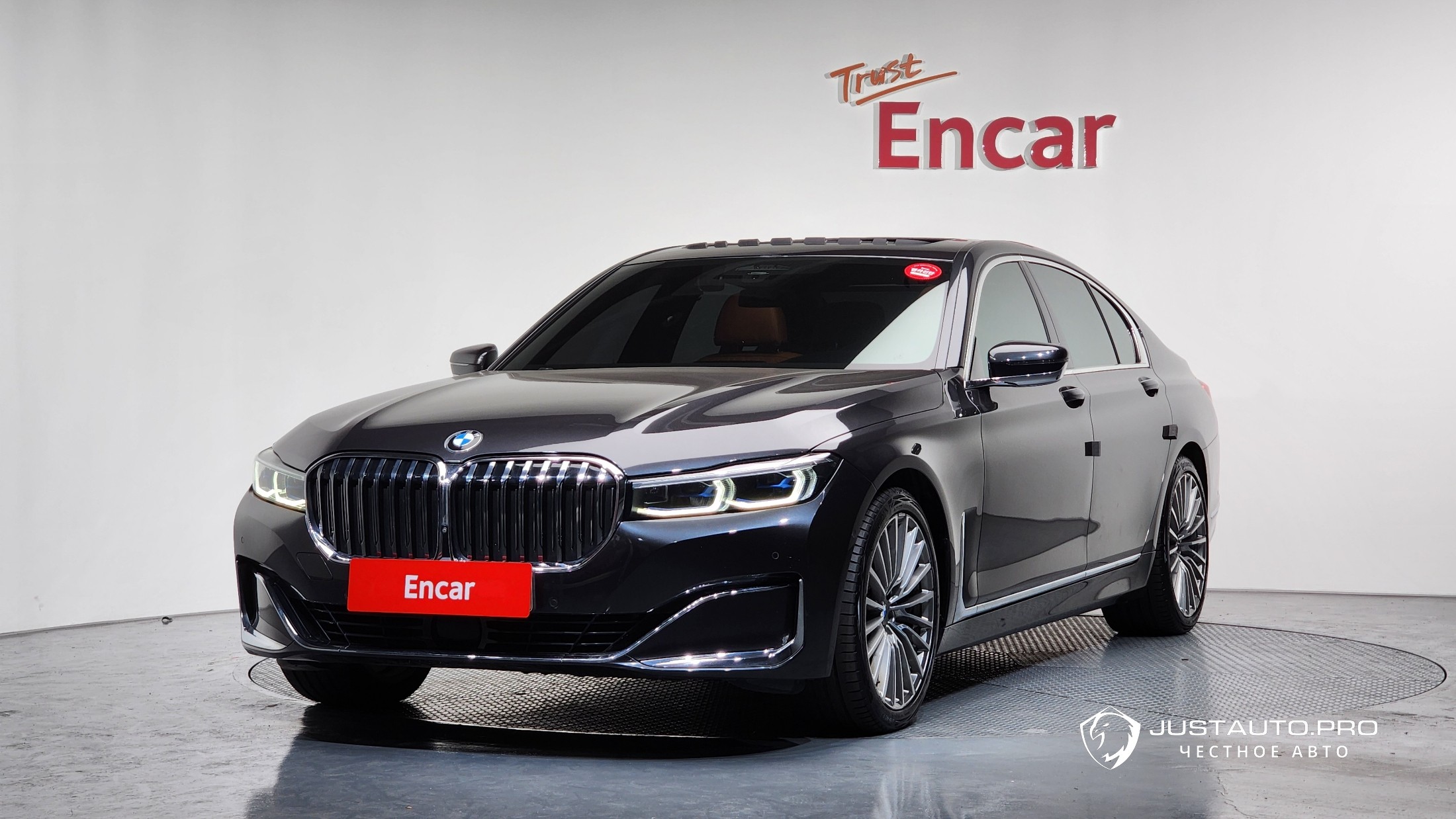 Автомобиль BMW 7-Series