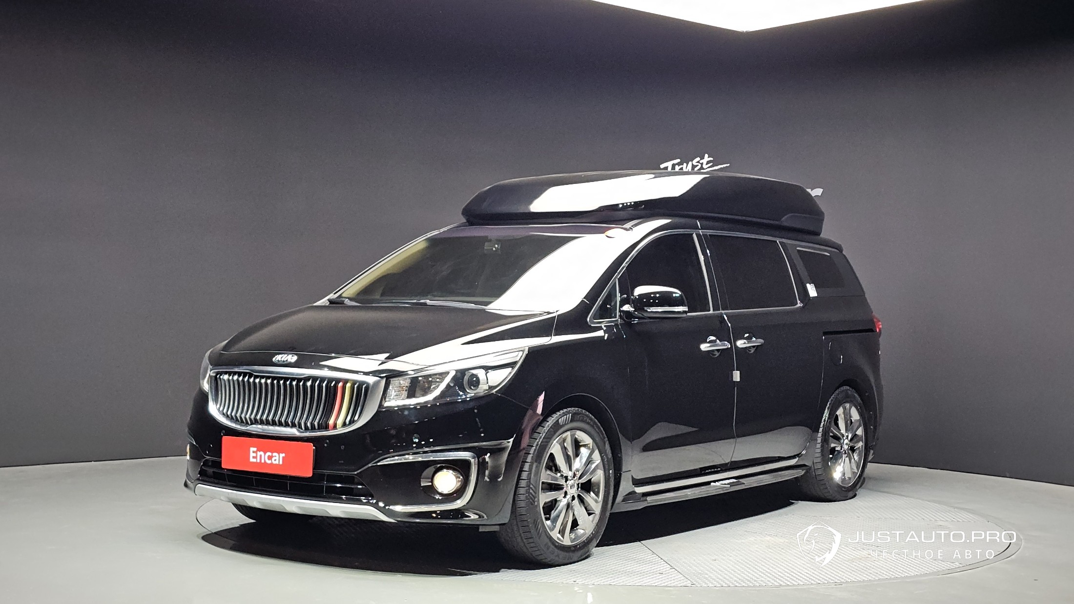Автомобиль Kia Canival