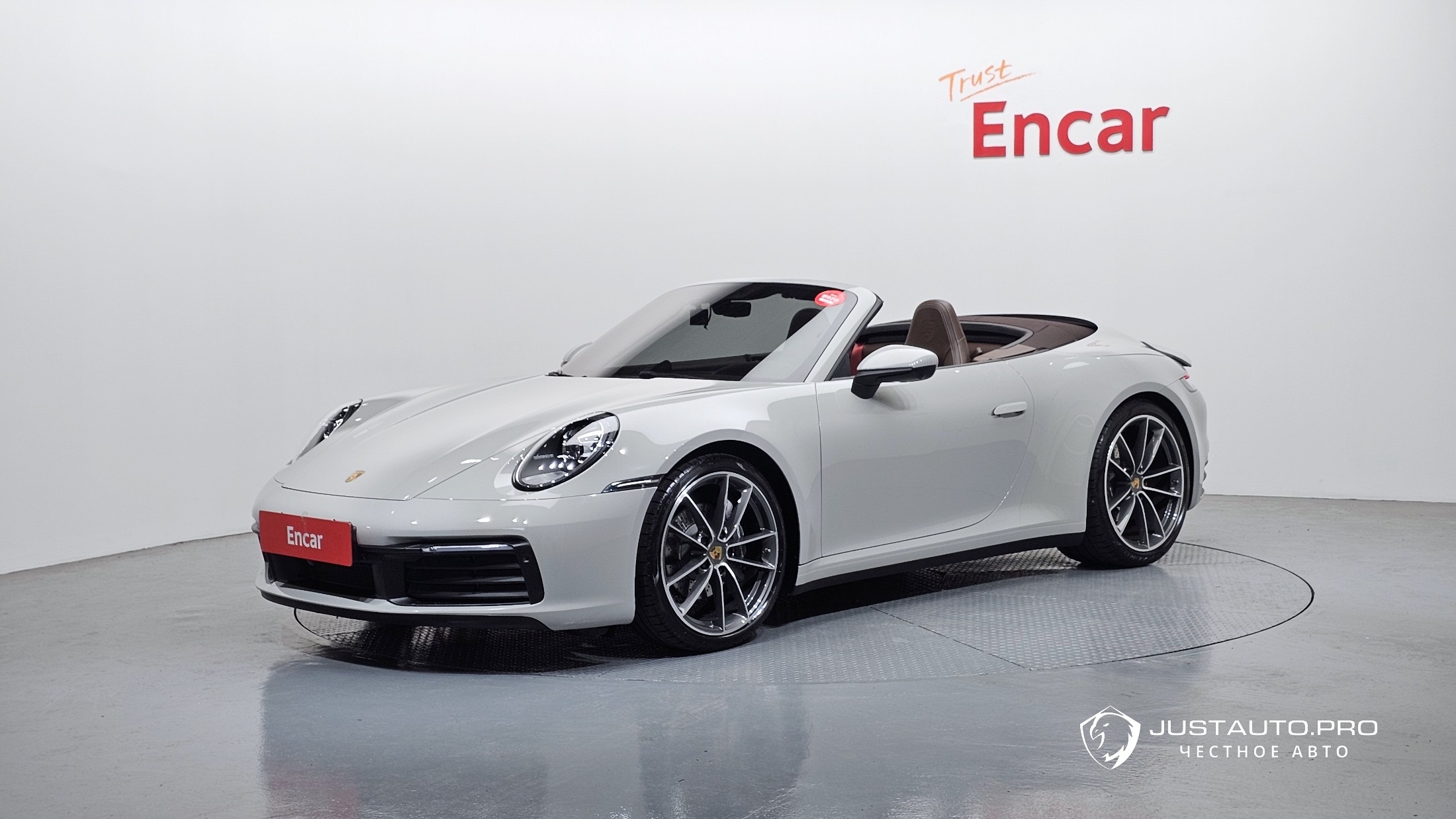 Автомобиль Porsche 911