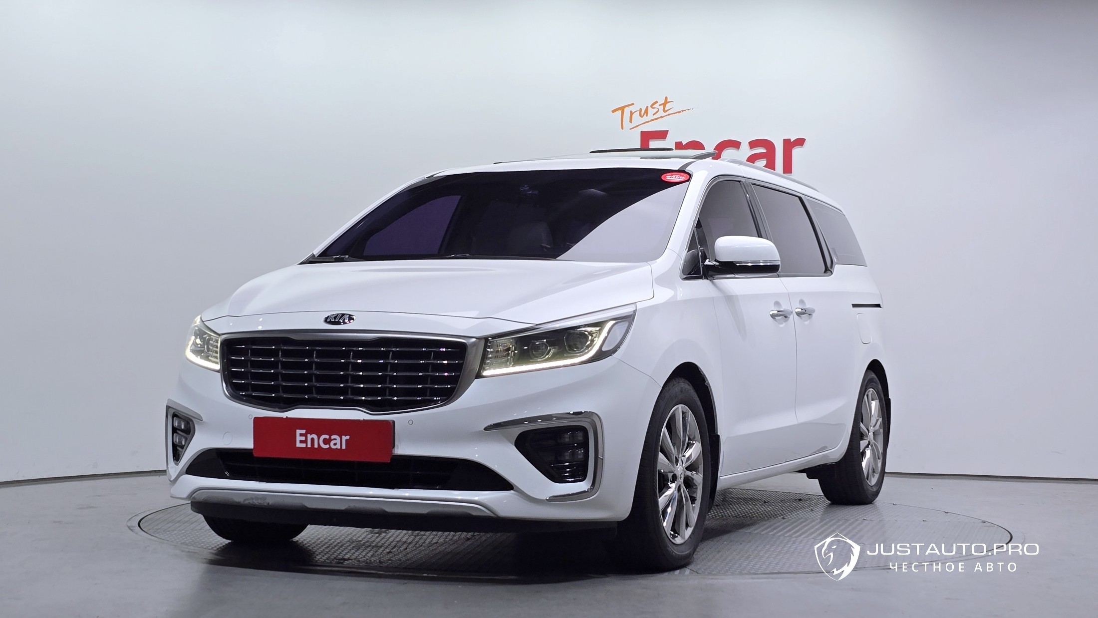 Автомобиль Kia Canival