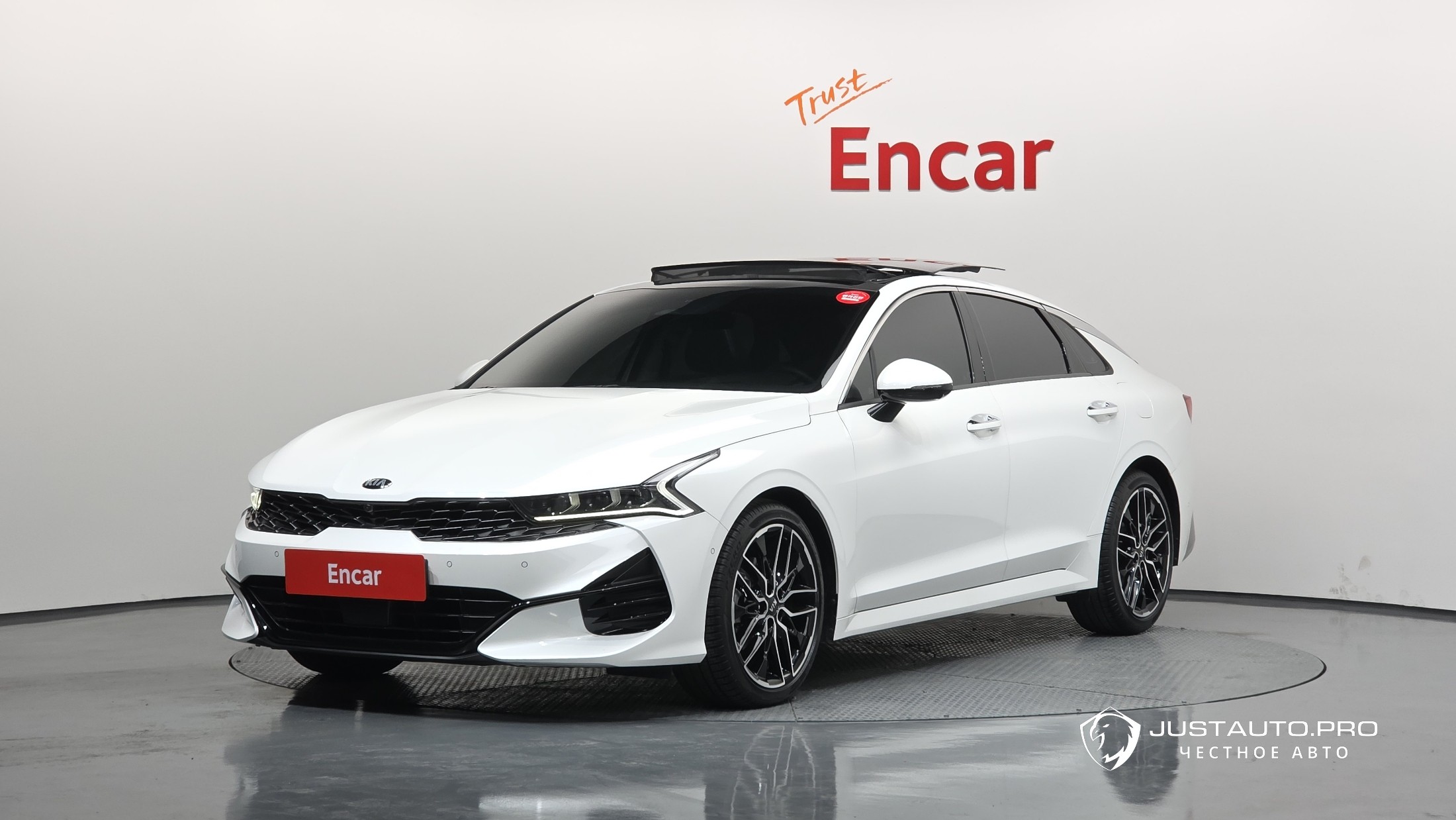 Автомобиль Kia K5
