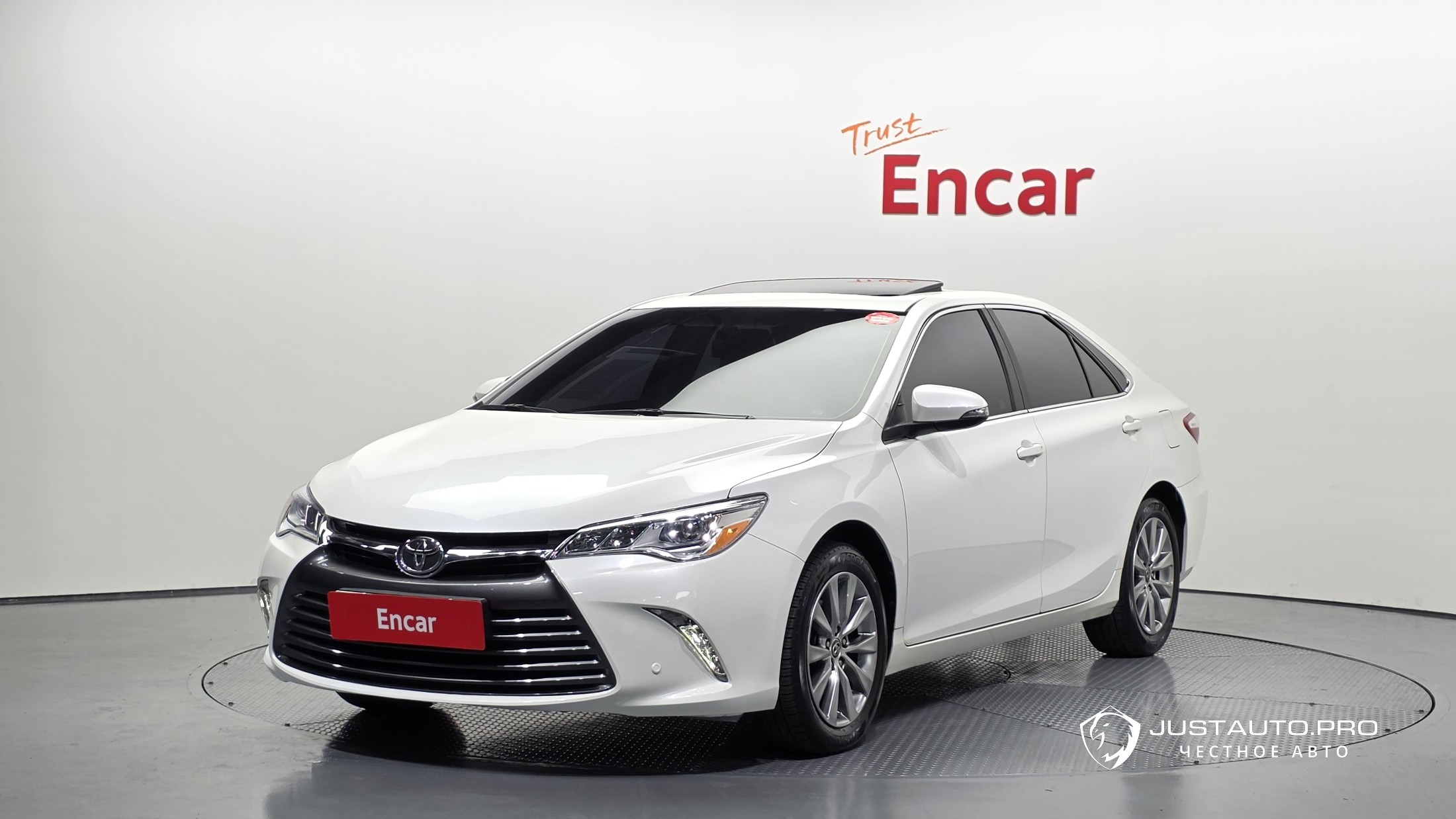 Автомобиль Toyota Camry