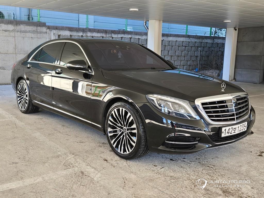 Автомобиль Mercedes-Benz S-Class