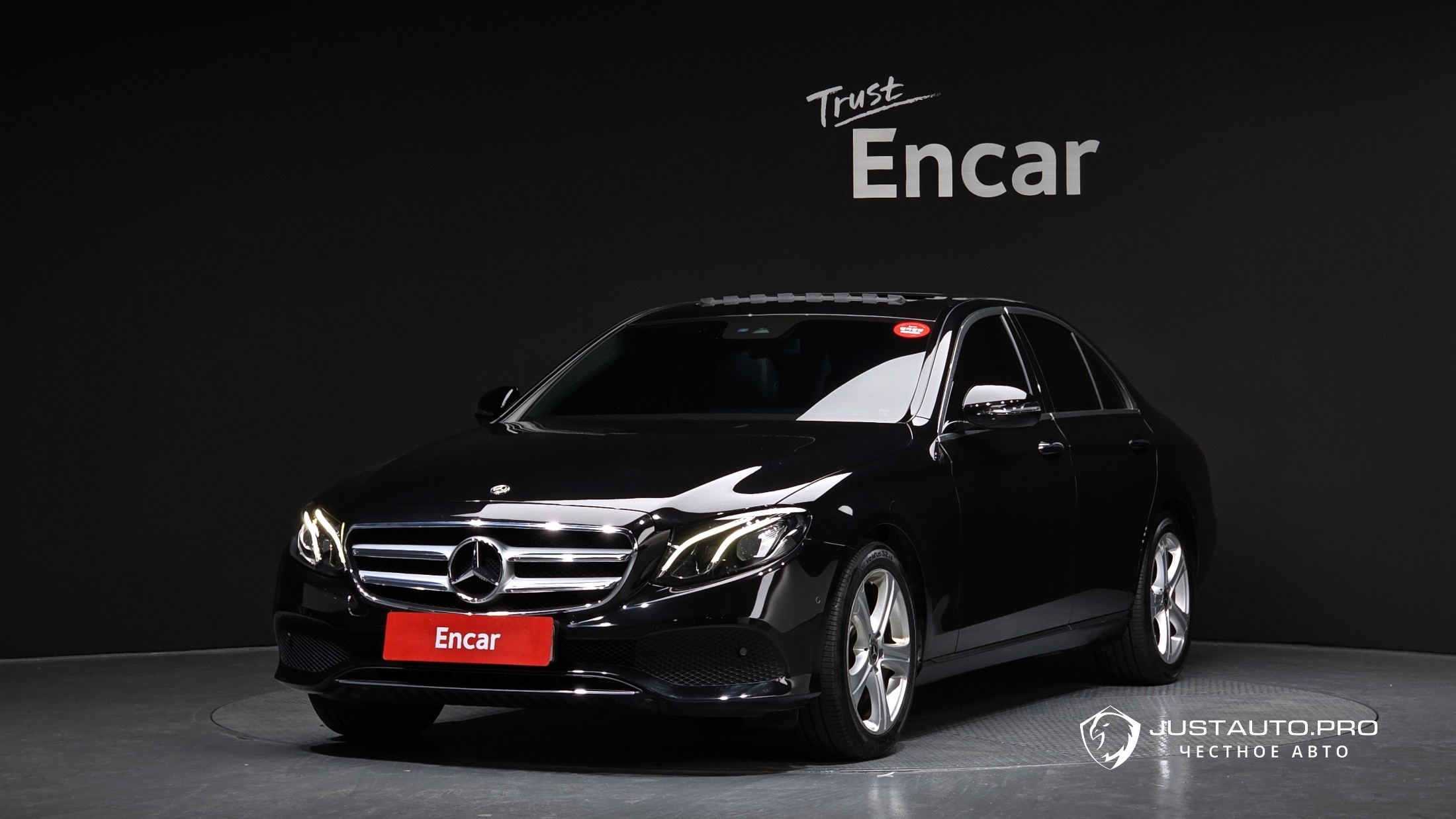 Автомобиль Mercedes-Benz E-Class