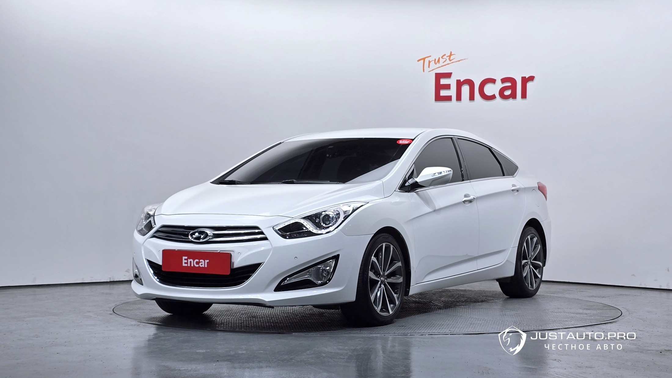 Автомобиль Hyundai i40