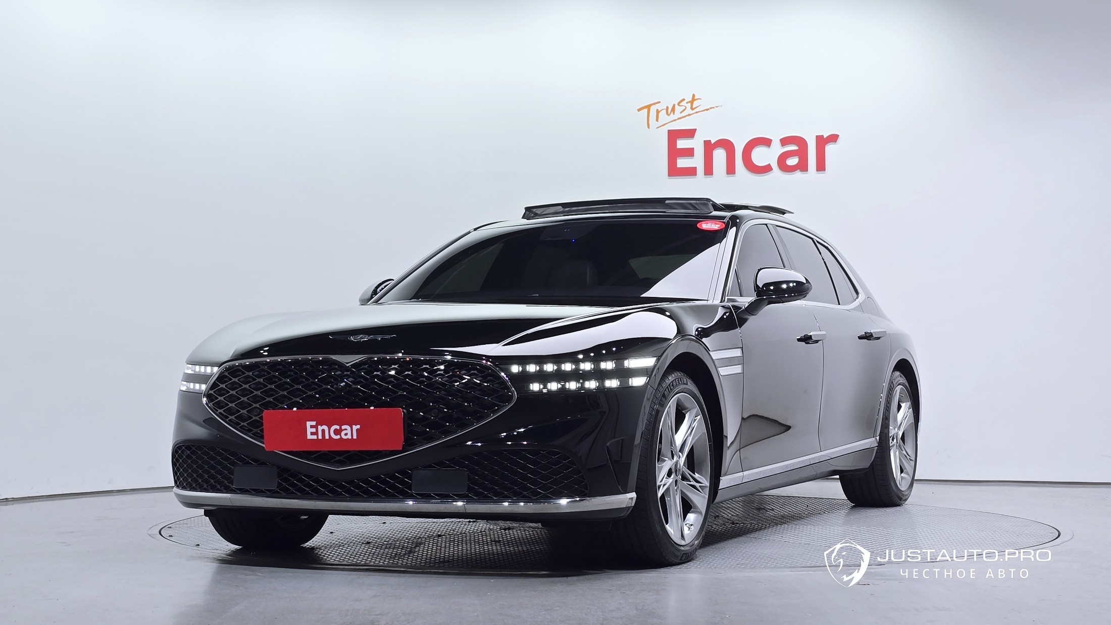 Автомобиль Genesis G90