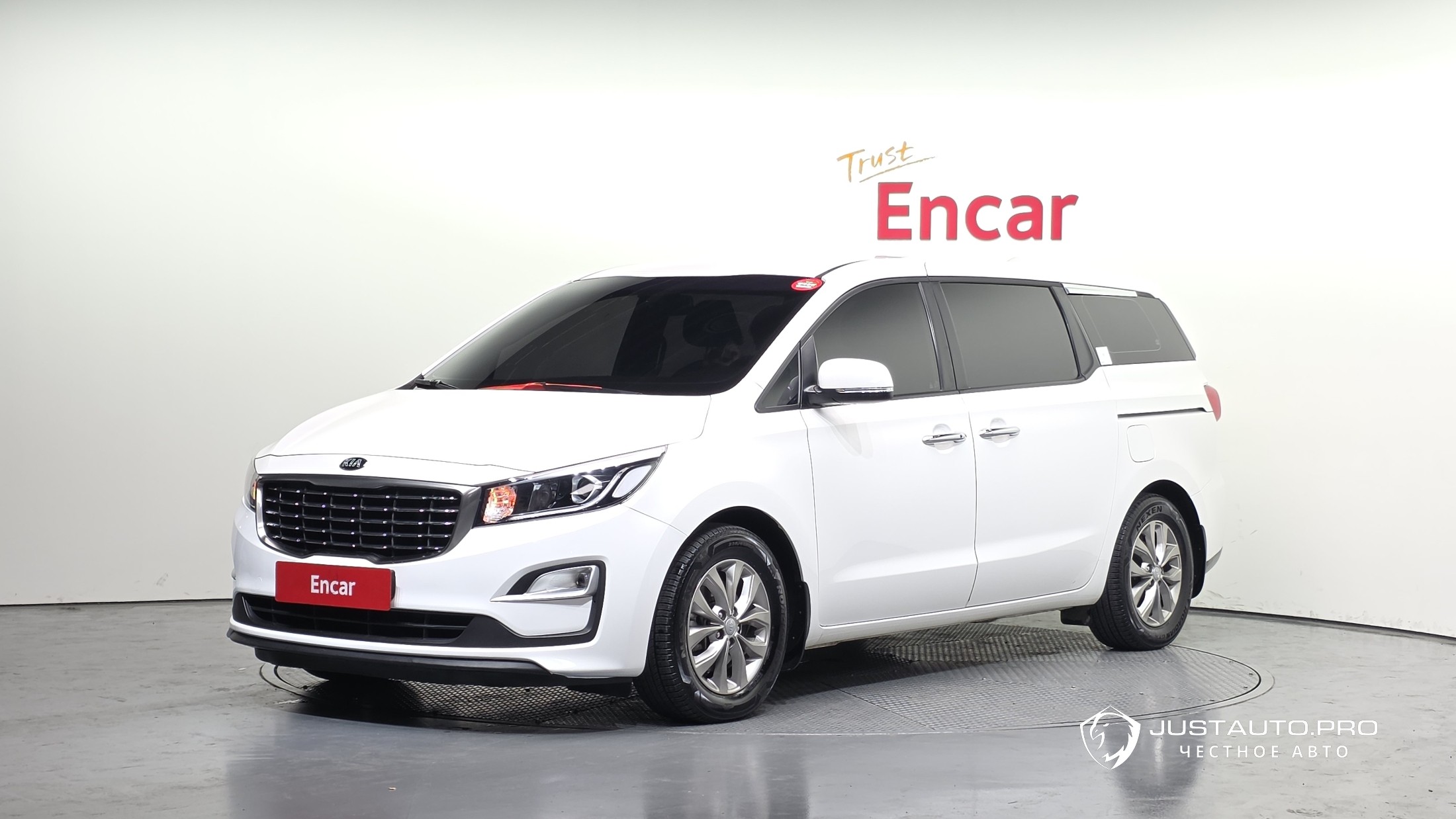 Автомобиль Kia Canival