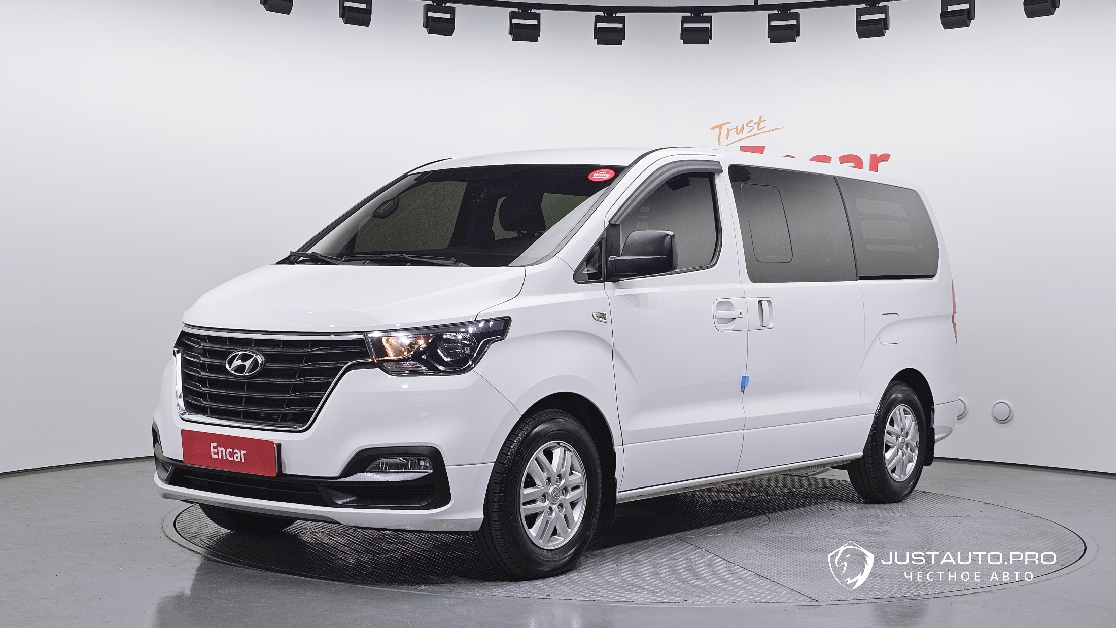 Автомобиль Hyundai Starex