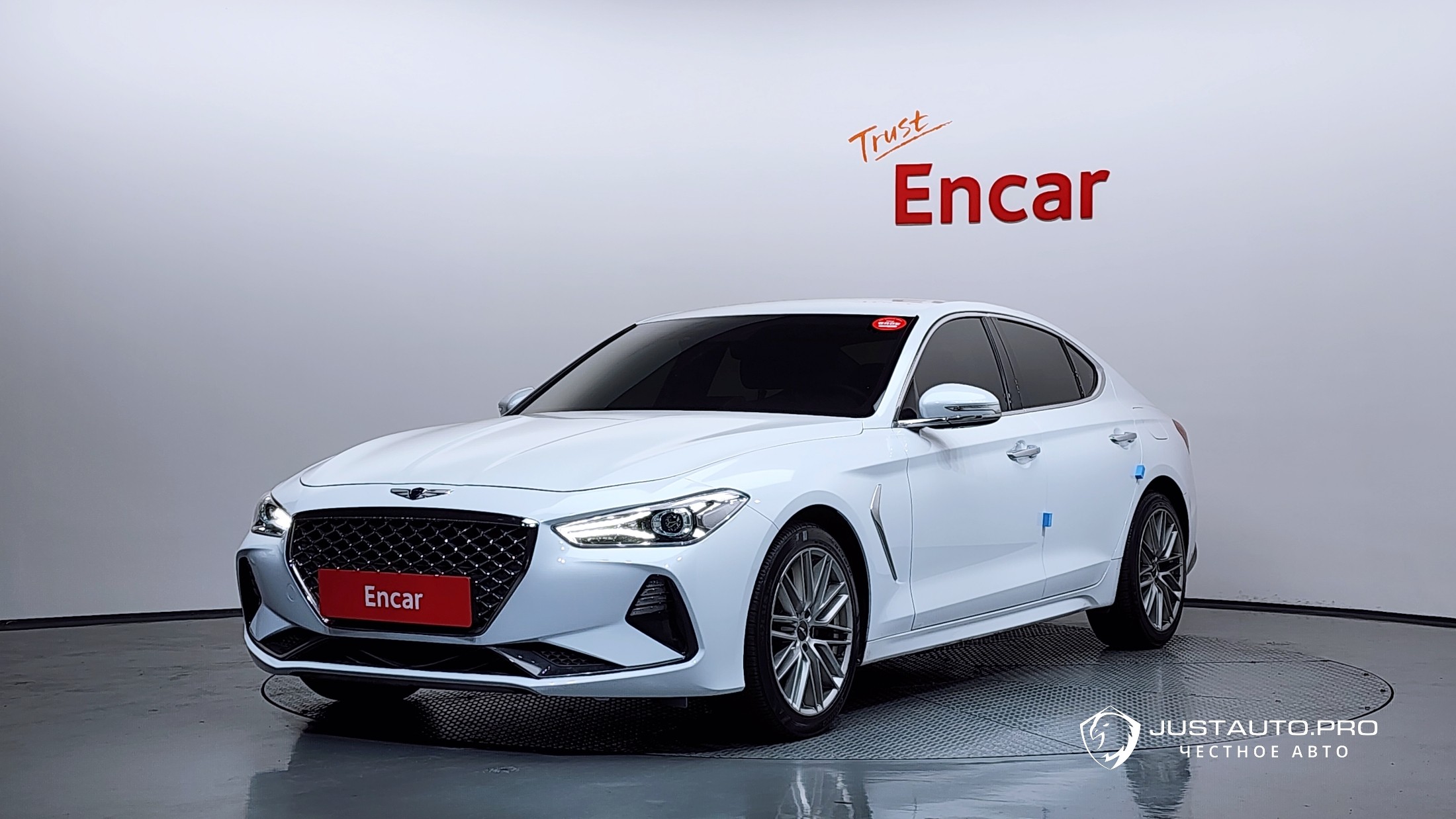 Автомобиль Genesis G70