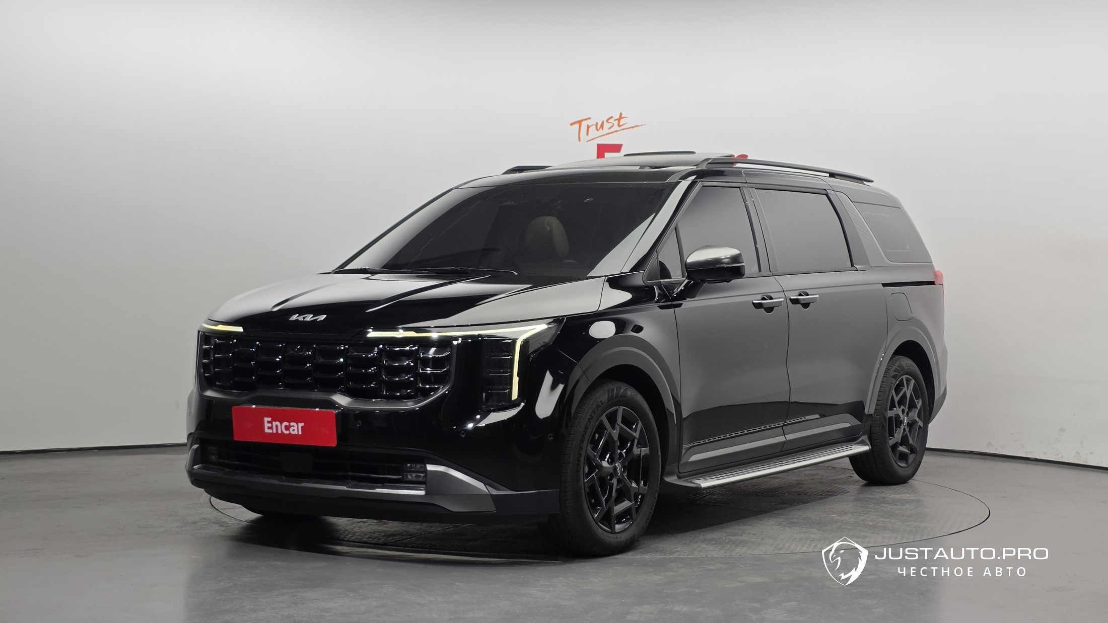 Автомобиль Kia Canival