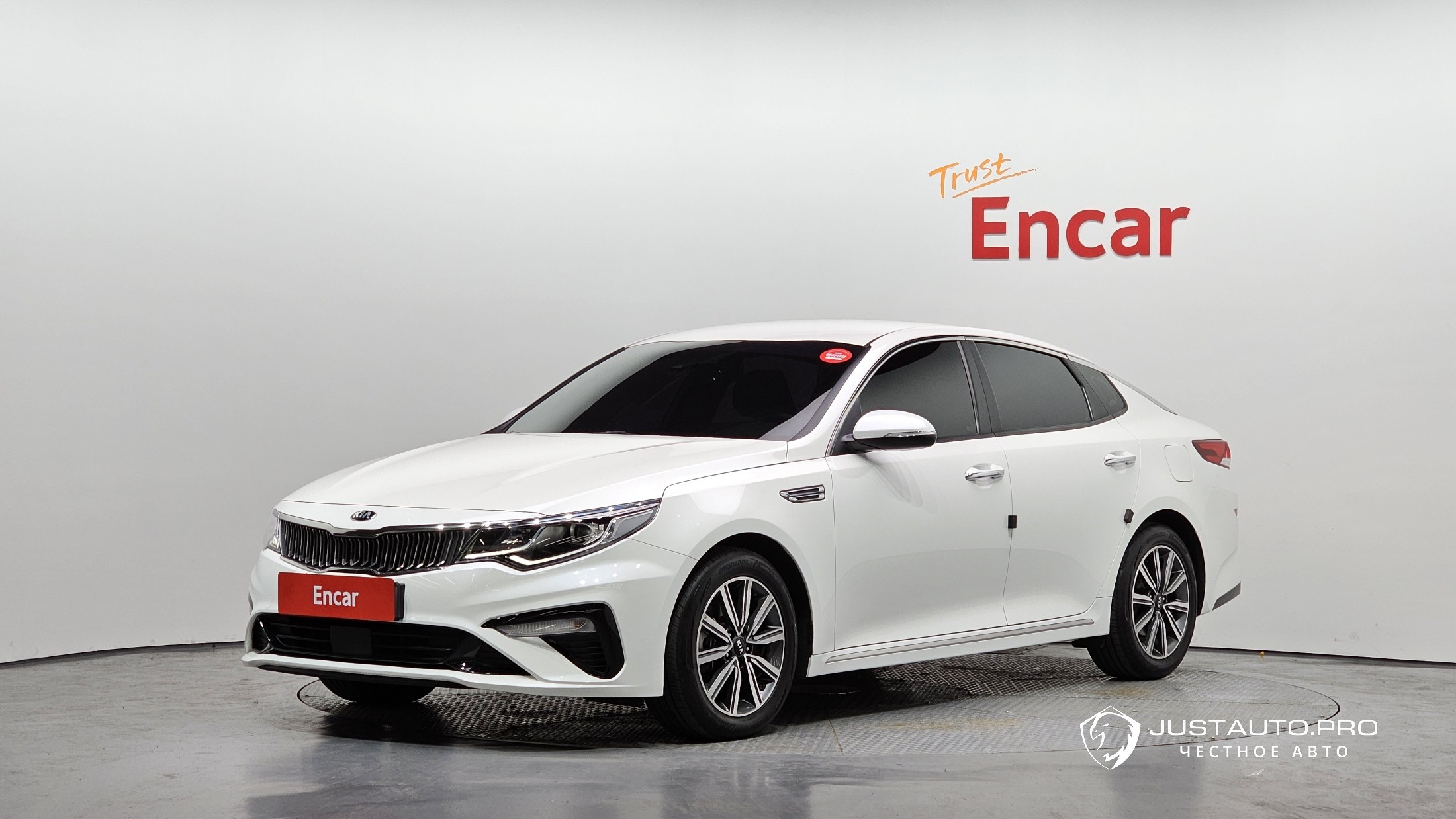 Автомобиль Kia K5