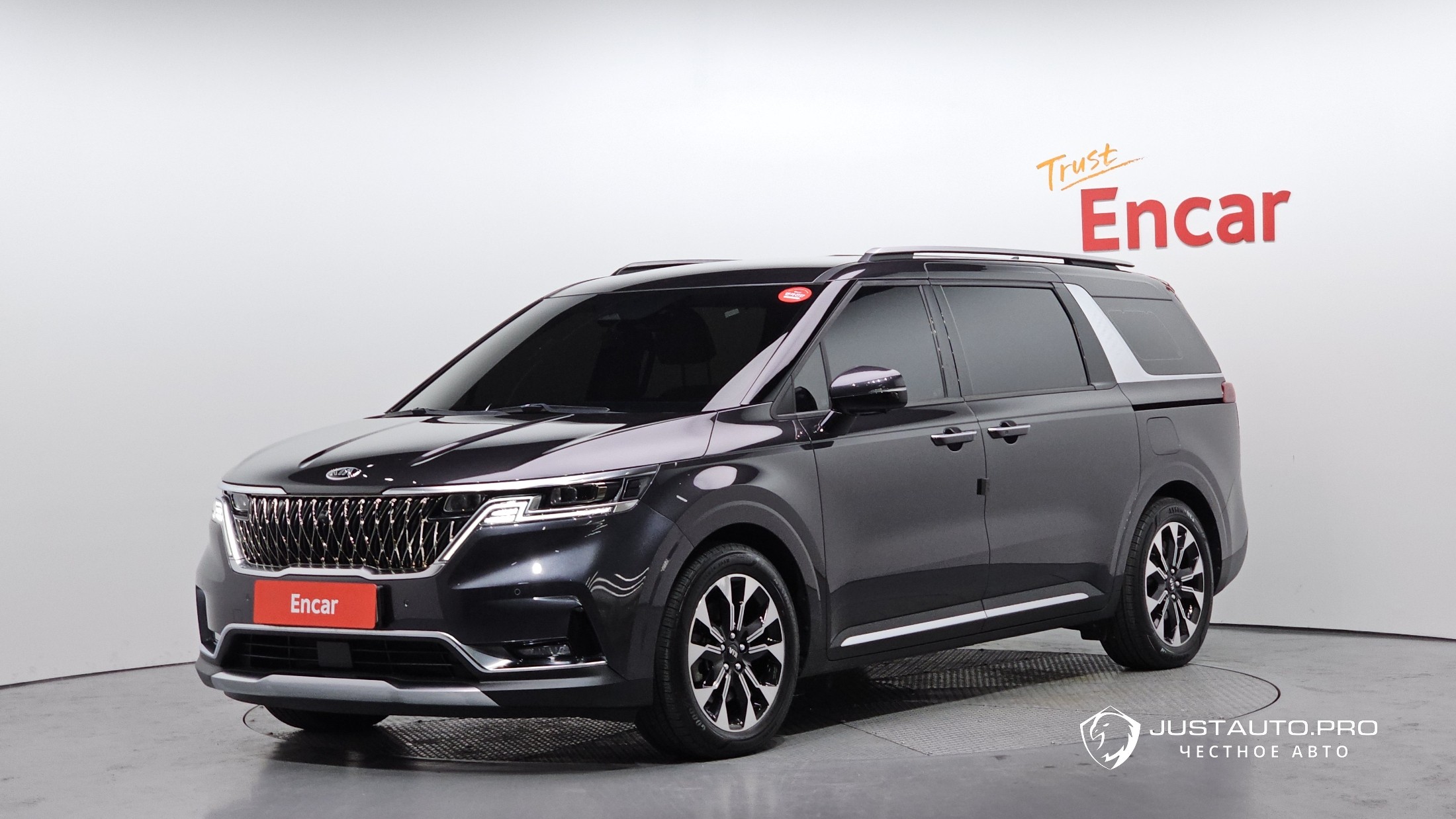 Автомобиль Kia Canival