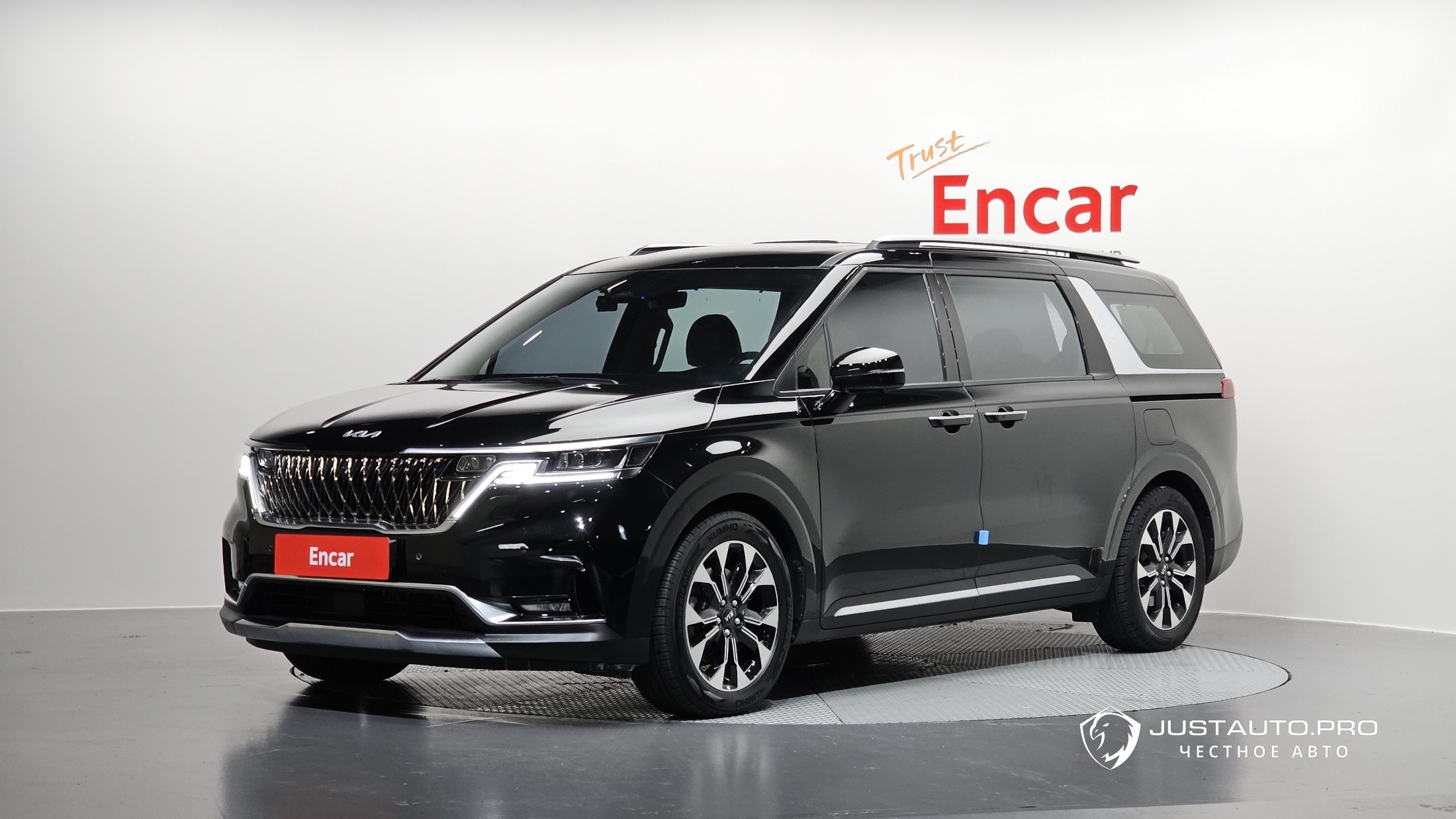 Автомобиль Kia Canival