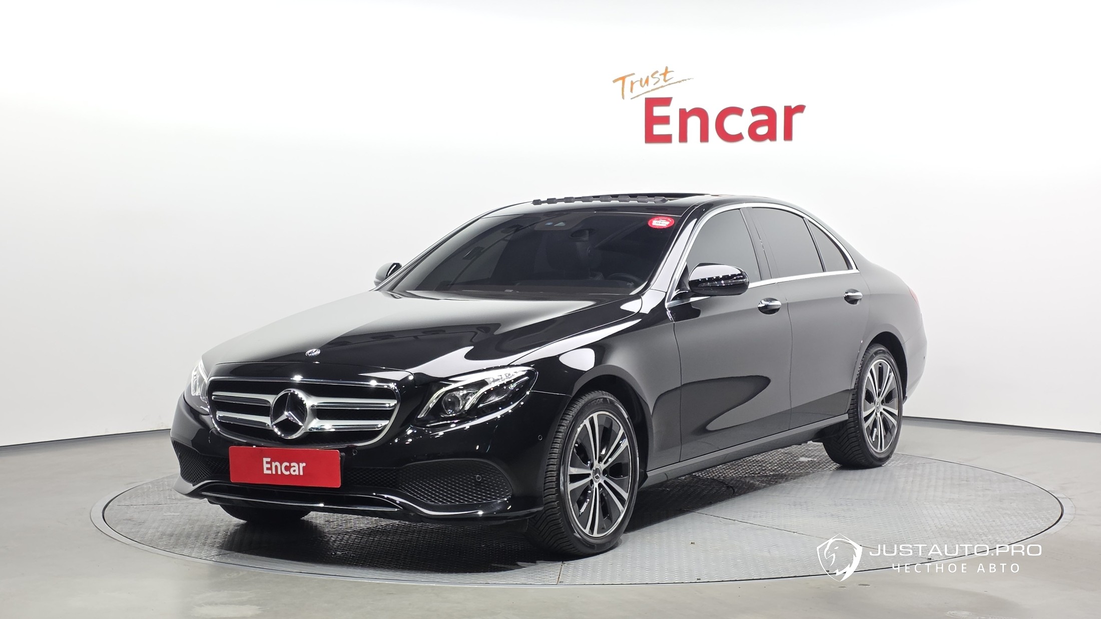 Автомобиль Mercedes-Benz E-Class