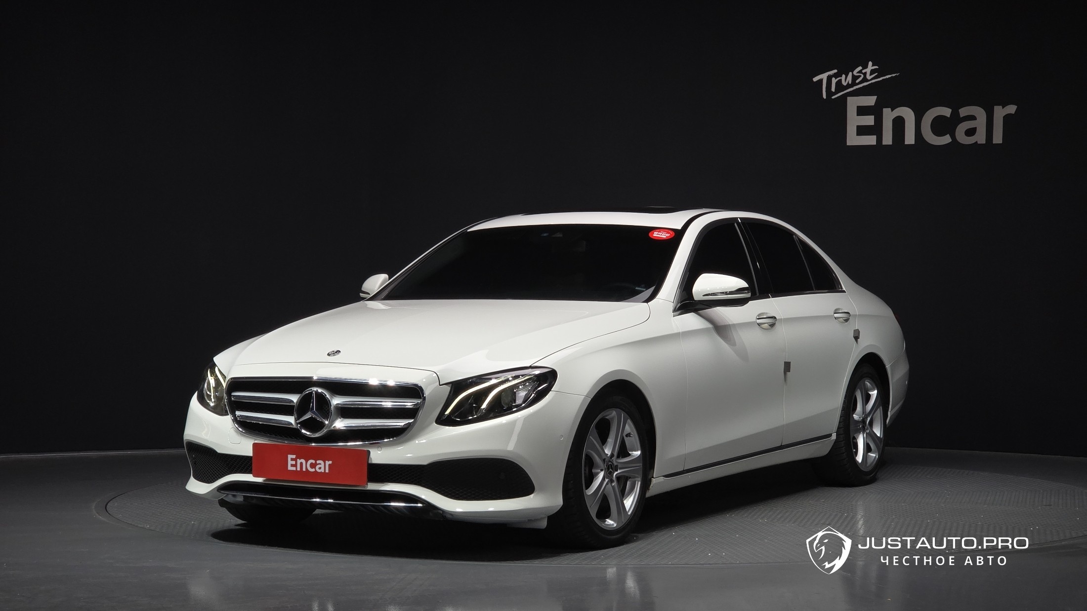 Автомобиль Mercedes-Benz E-Class
