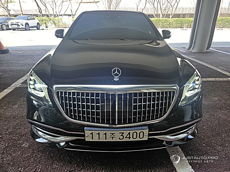 Автомобиль Mercedes-Benz S-Class