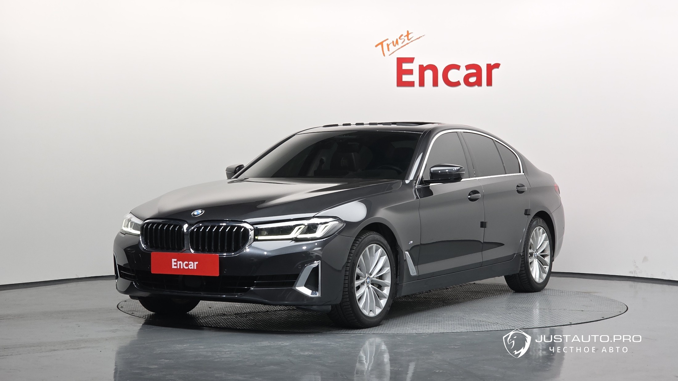 Автомобиль BMW 5-Series