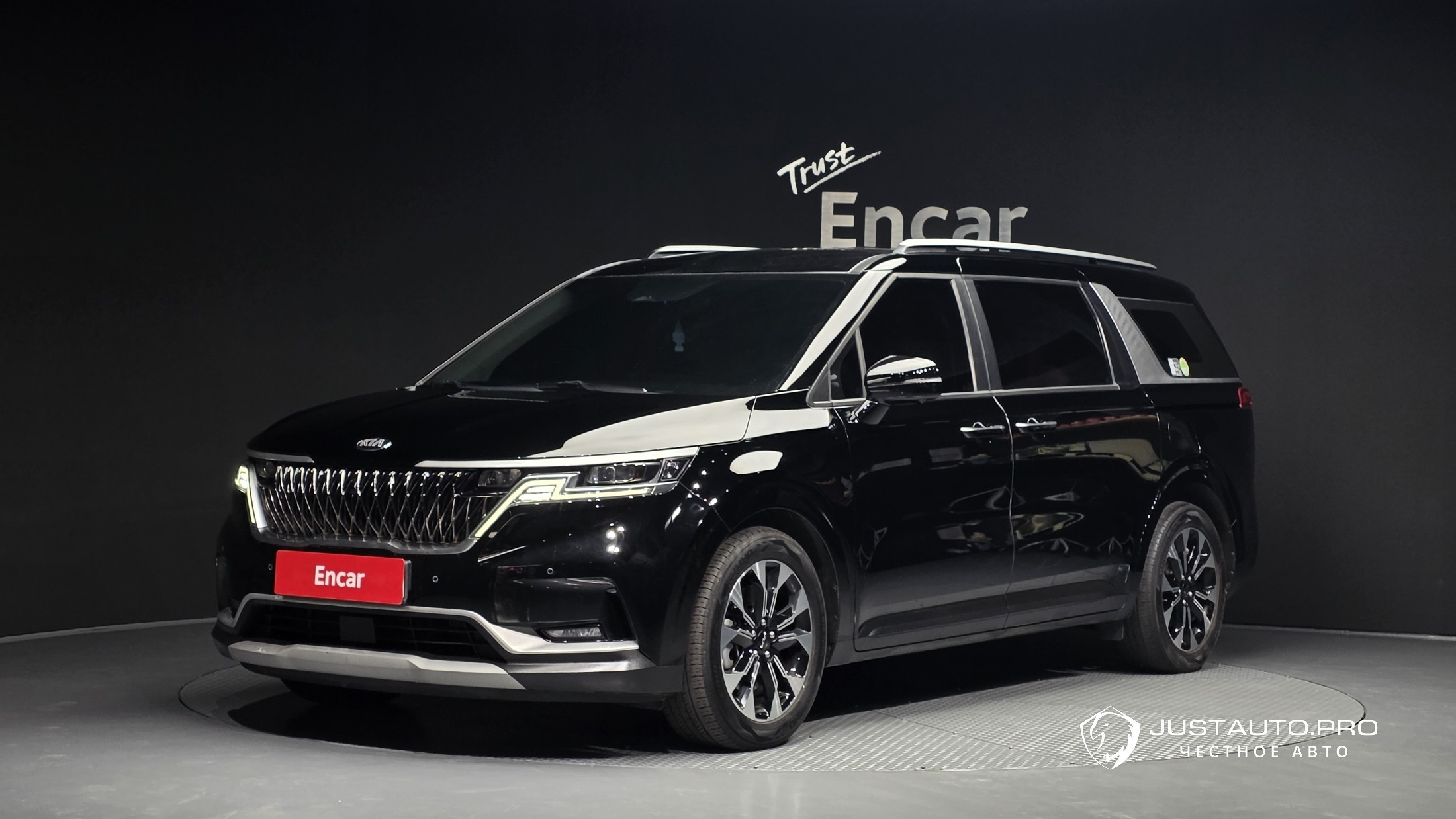 Автомобиль Kia Canival