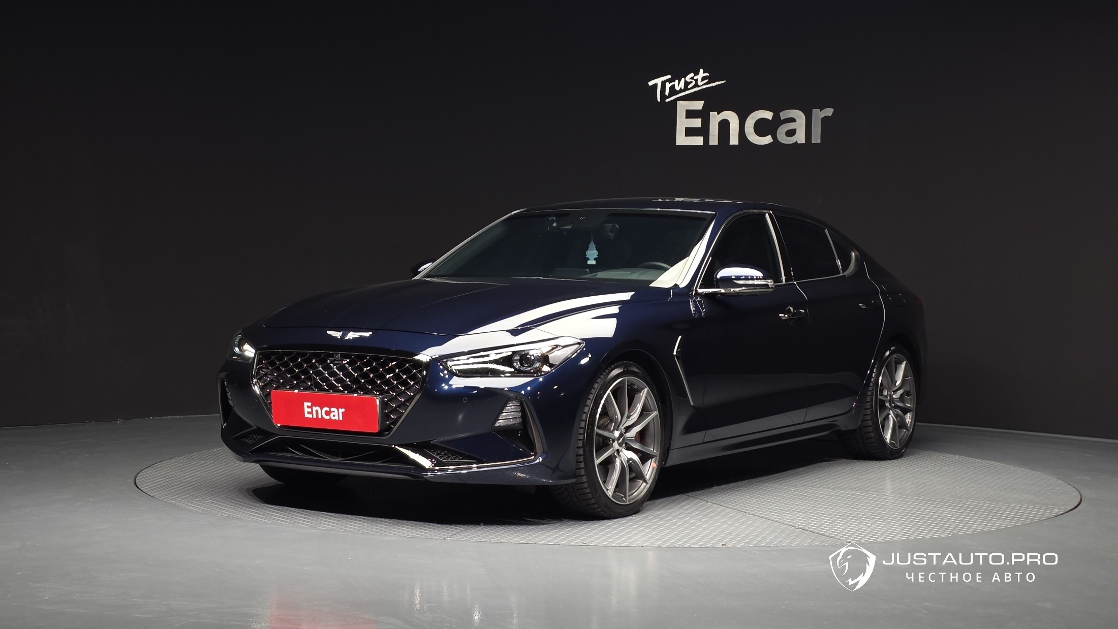 Автомобиль Genesis G70