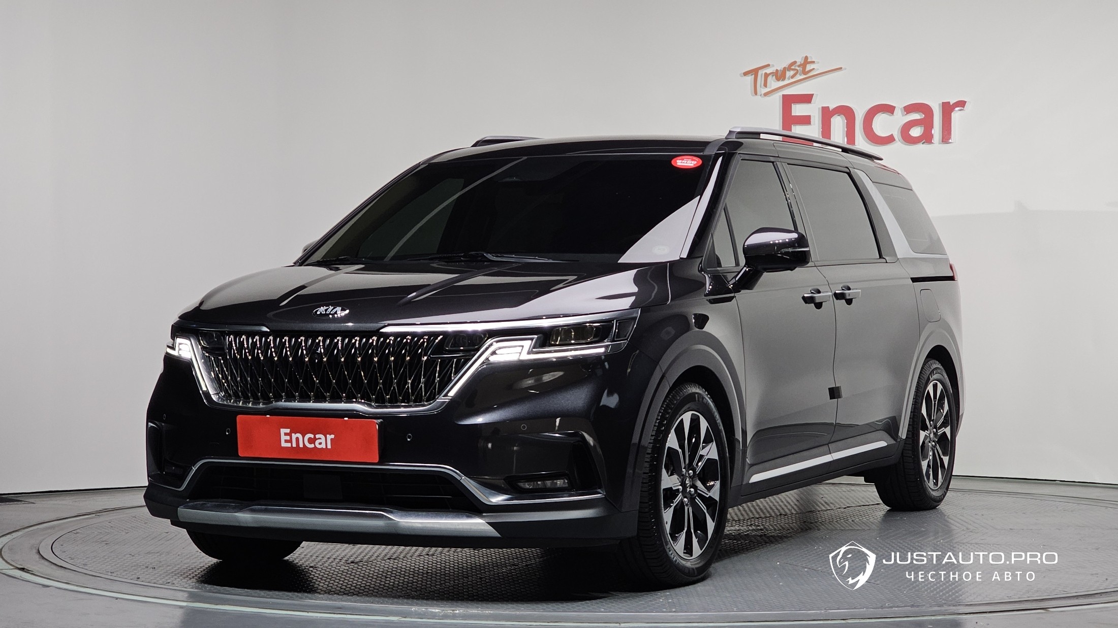 Автомобиль Kia Canival