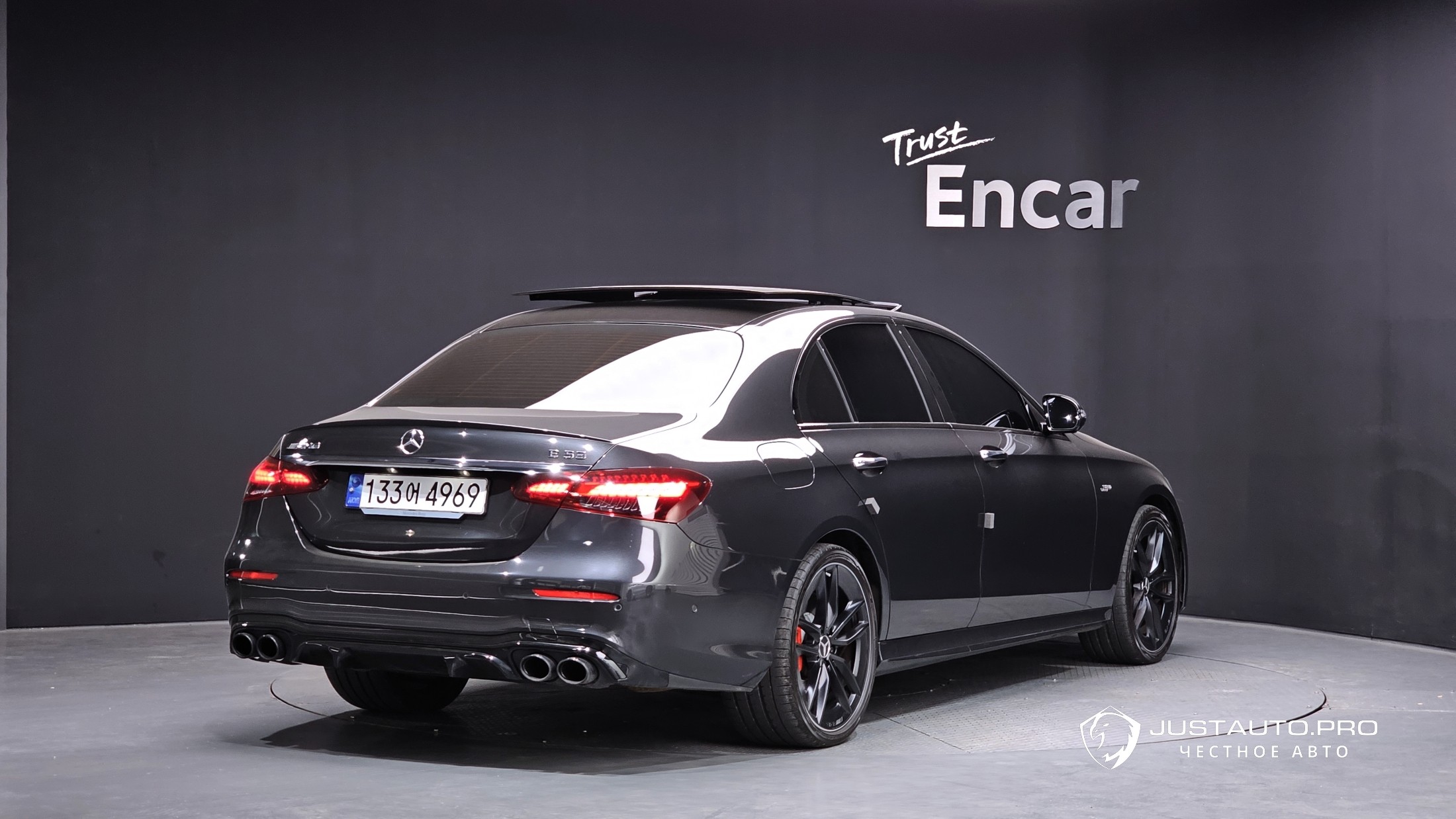 Автомобиль Mercedes-Benz E-Class