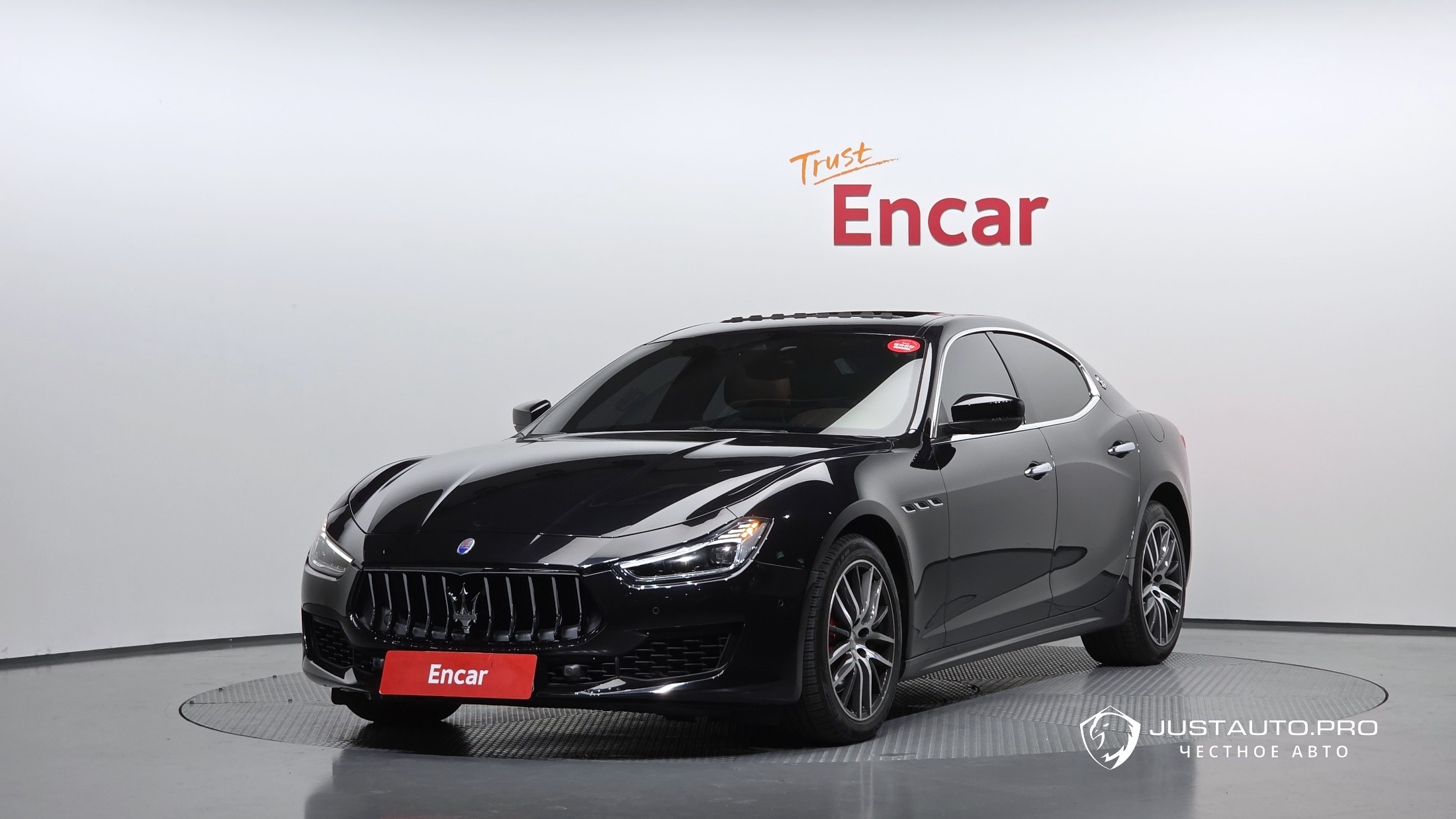 Автомобиль Maserati Ghibli